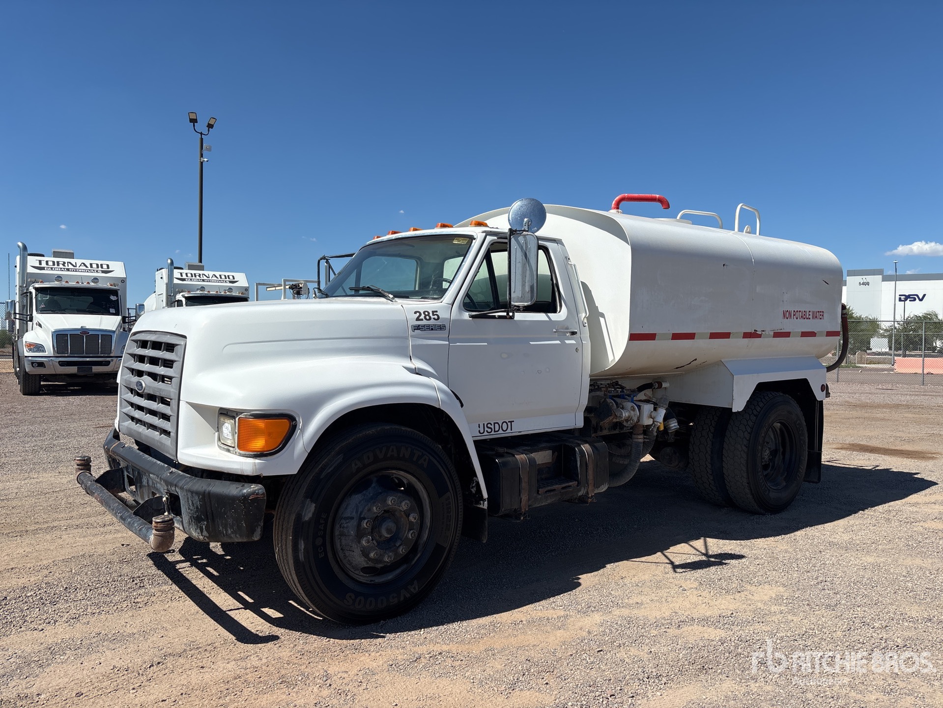 Photo of 1998 Ford F-800