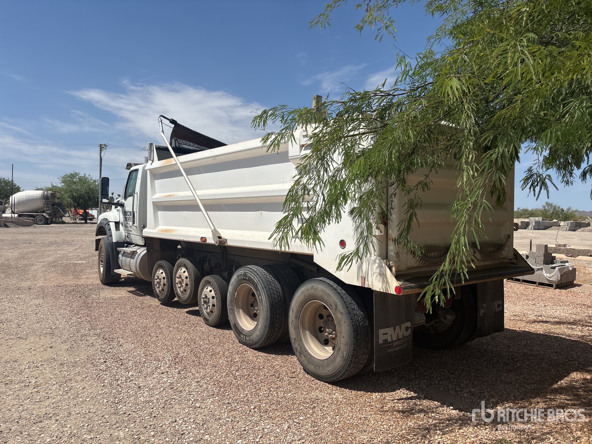 2019 International HV613