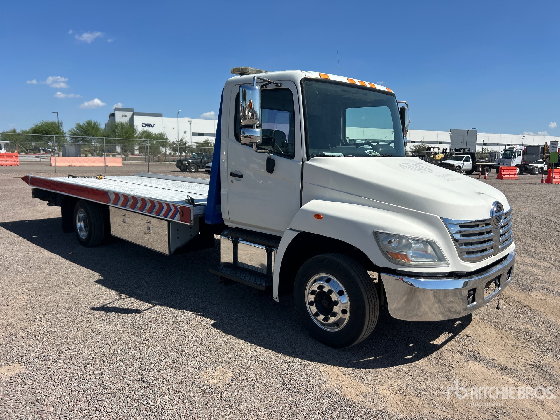 2010 Hino 238