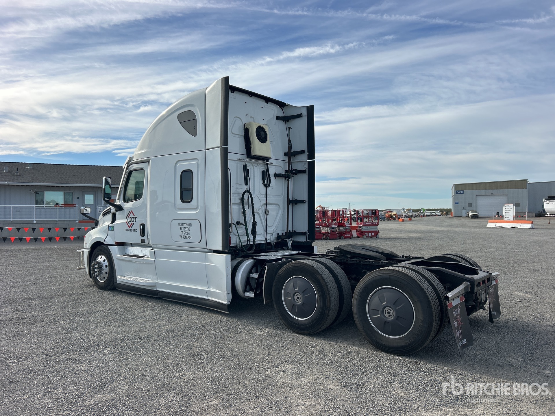 2023 Freightliner CASCADIA 126