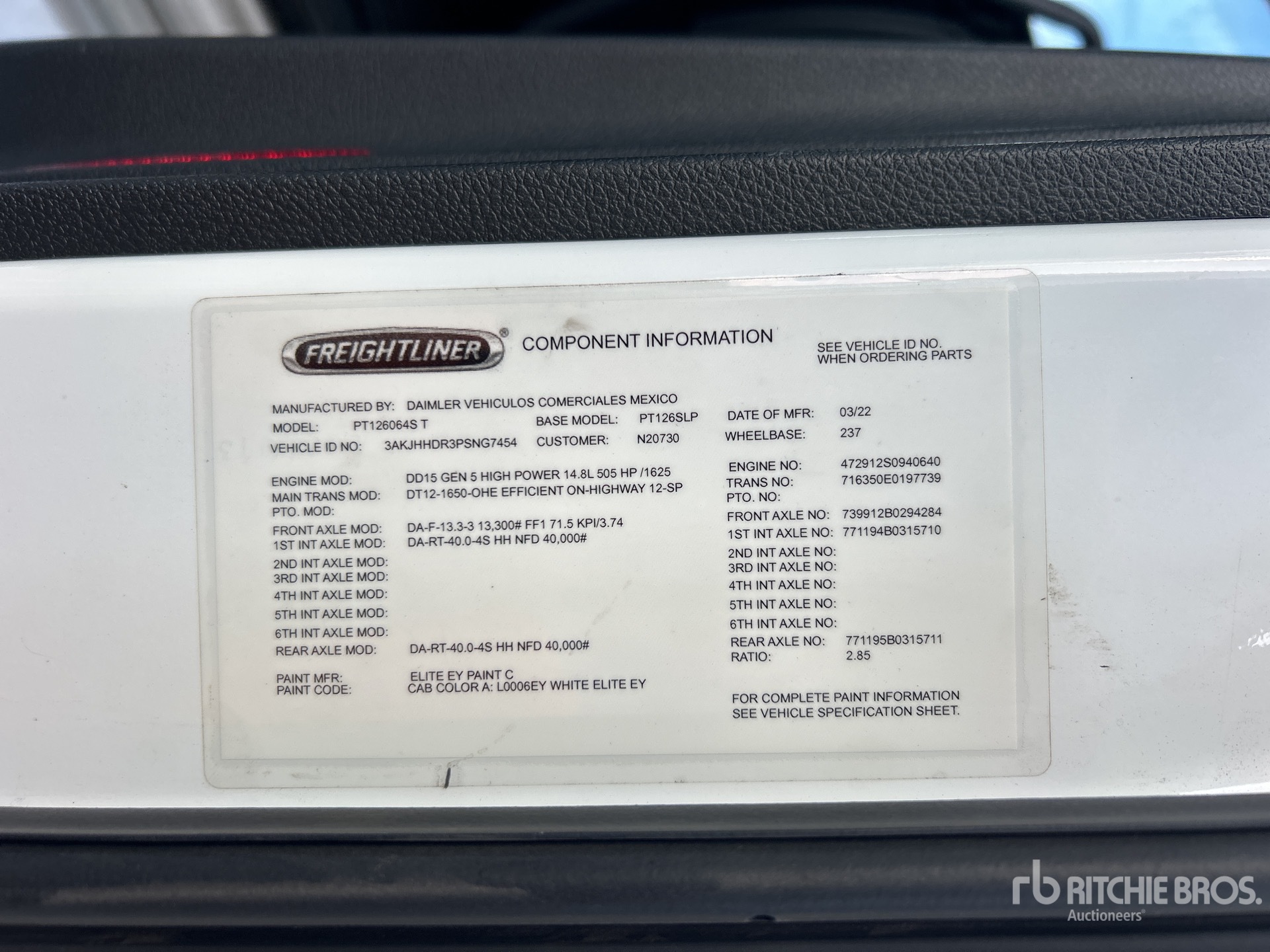 2023 Freightliner CASCADIA 126