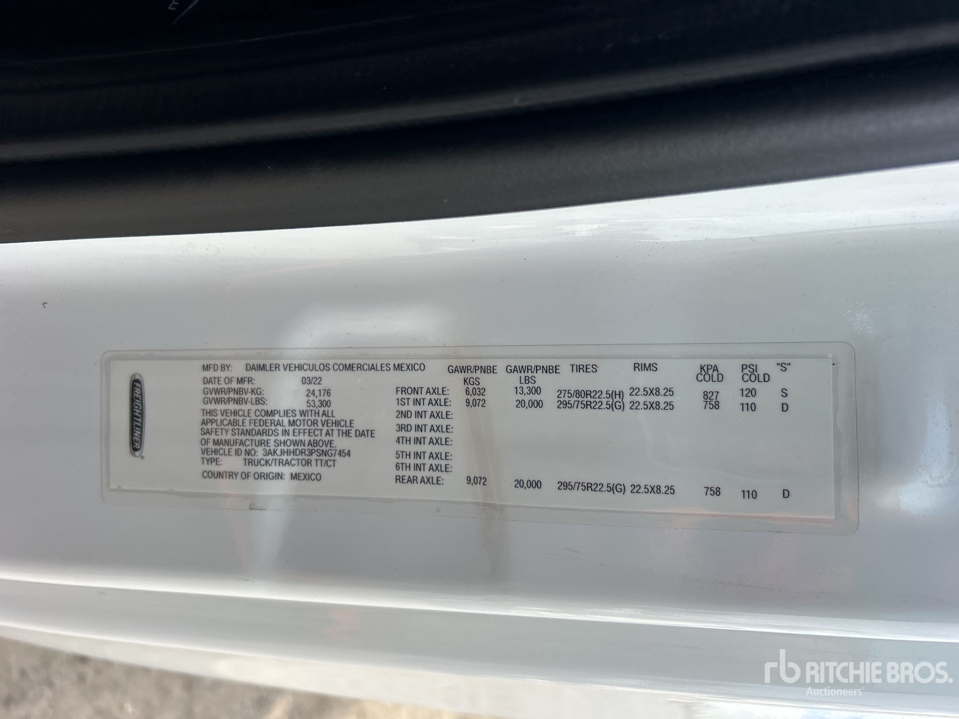 2023 Freightliner CASCADIA 126