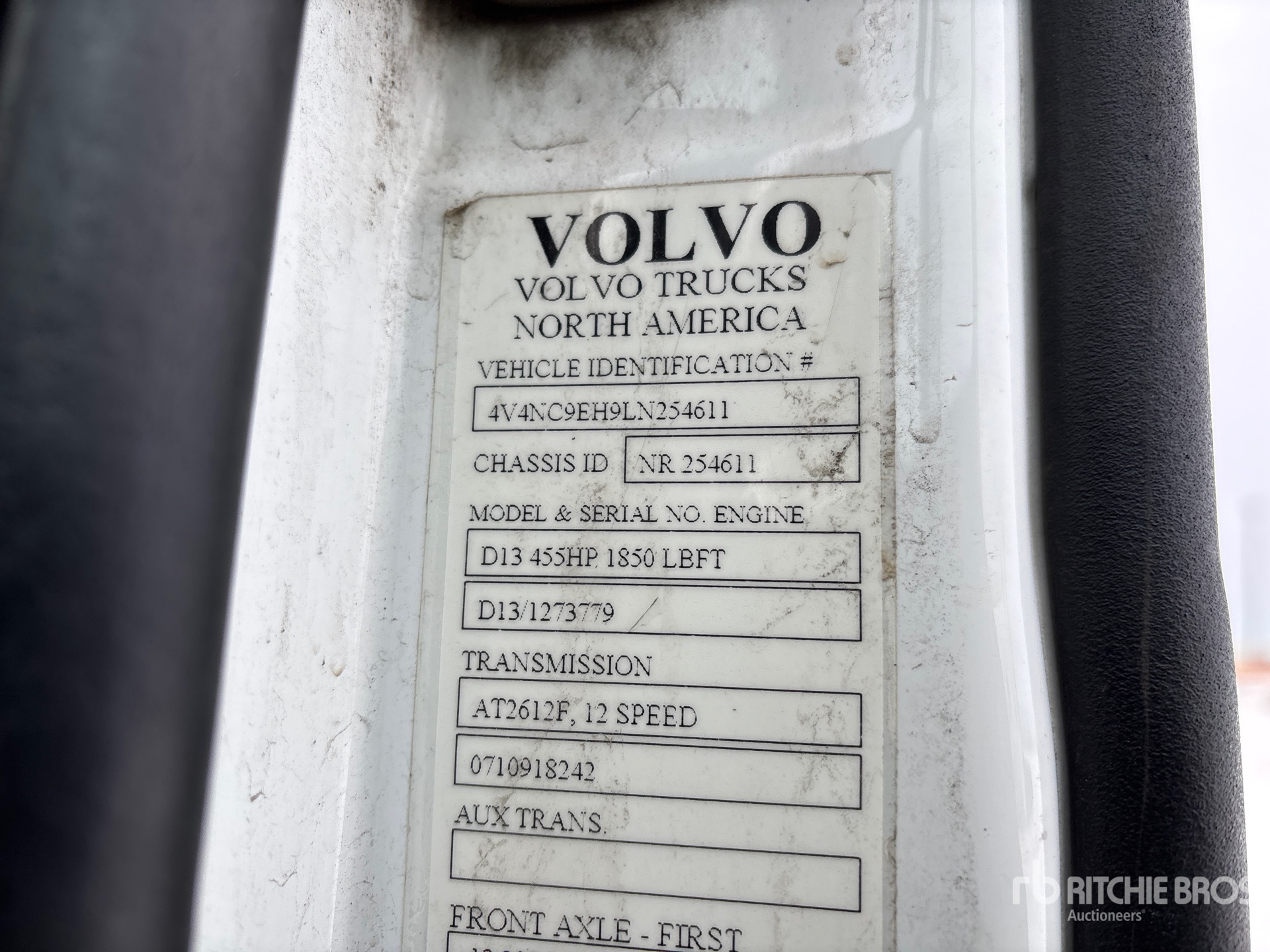 2020 Volvo VNL760