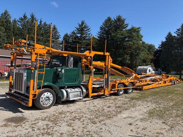 2013 Peterbilt 365 Car Carrier Truck 2013 Peterbilt 365 Car Carrier Truck