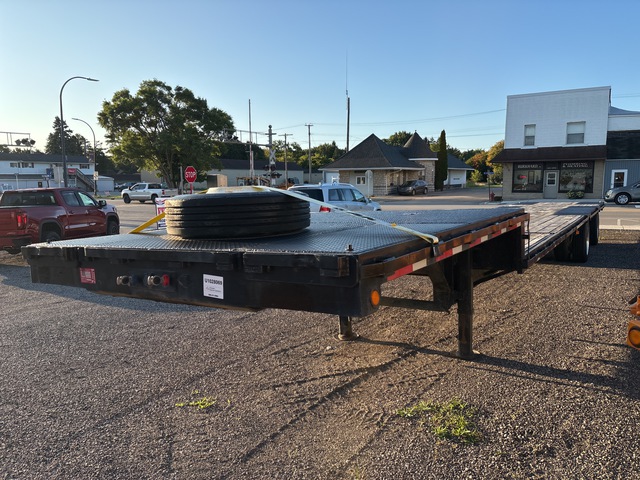 2001 Cherokee 52 ft T/A Spread Axle Step Deck Trailer