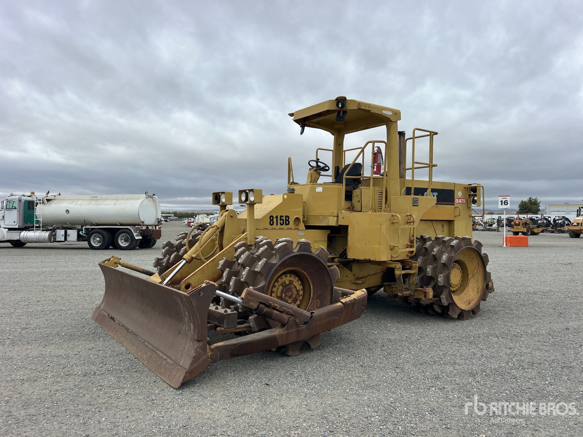 Photo of 1988 Caterpillar 815B