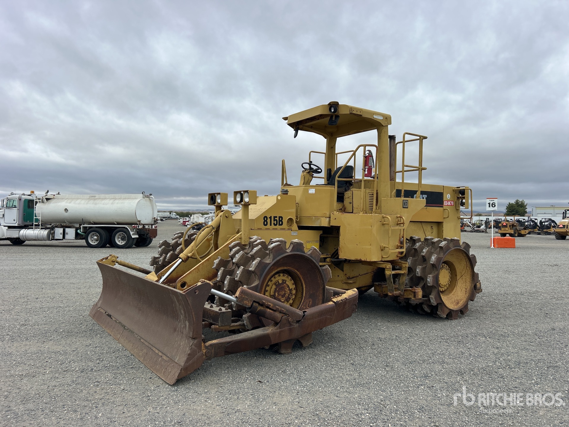 1988 Caterpillar 815B