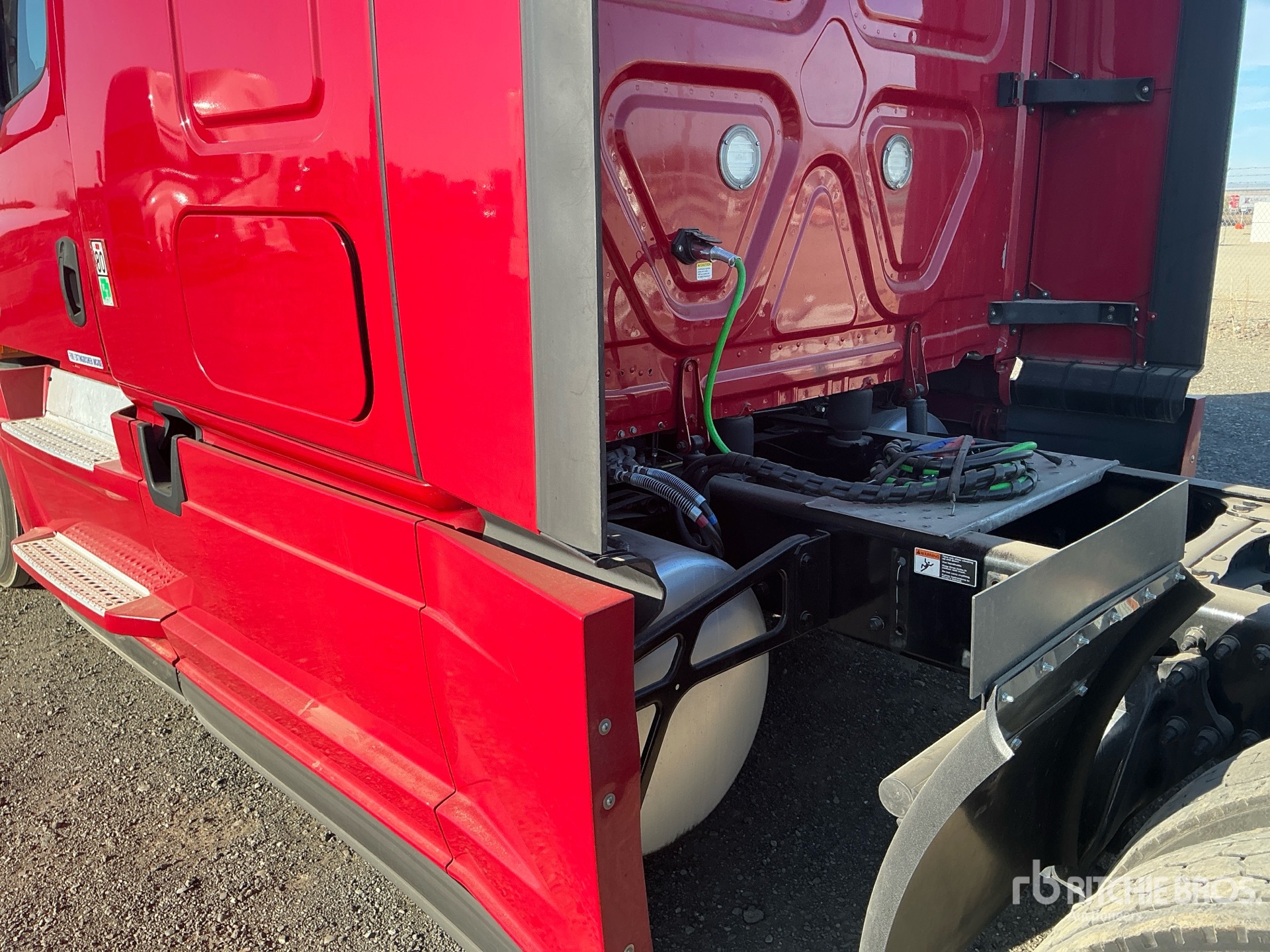 2022 Freightliner CASCADIA 126
