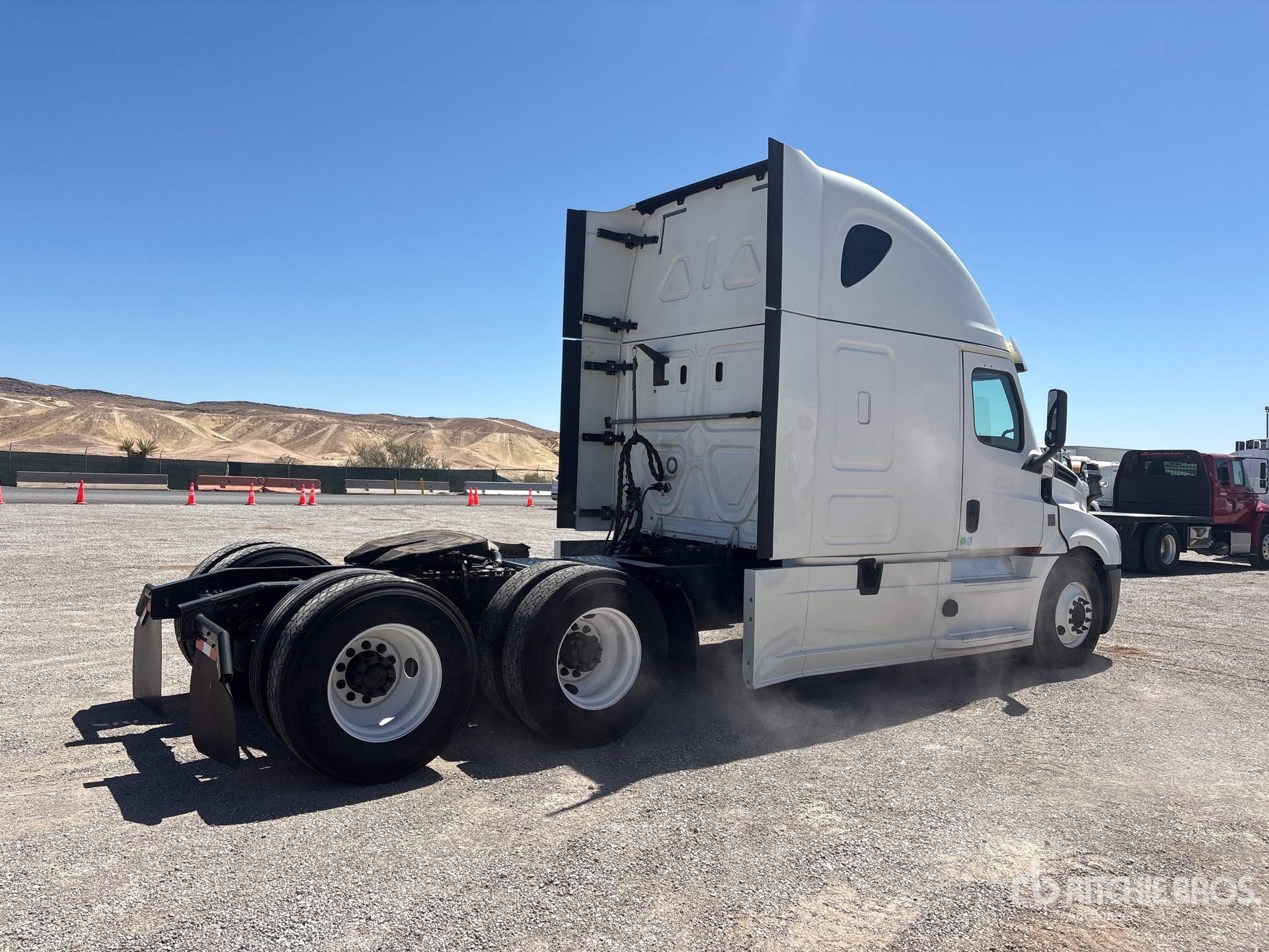 2018 Freightliner CASCADIA 126