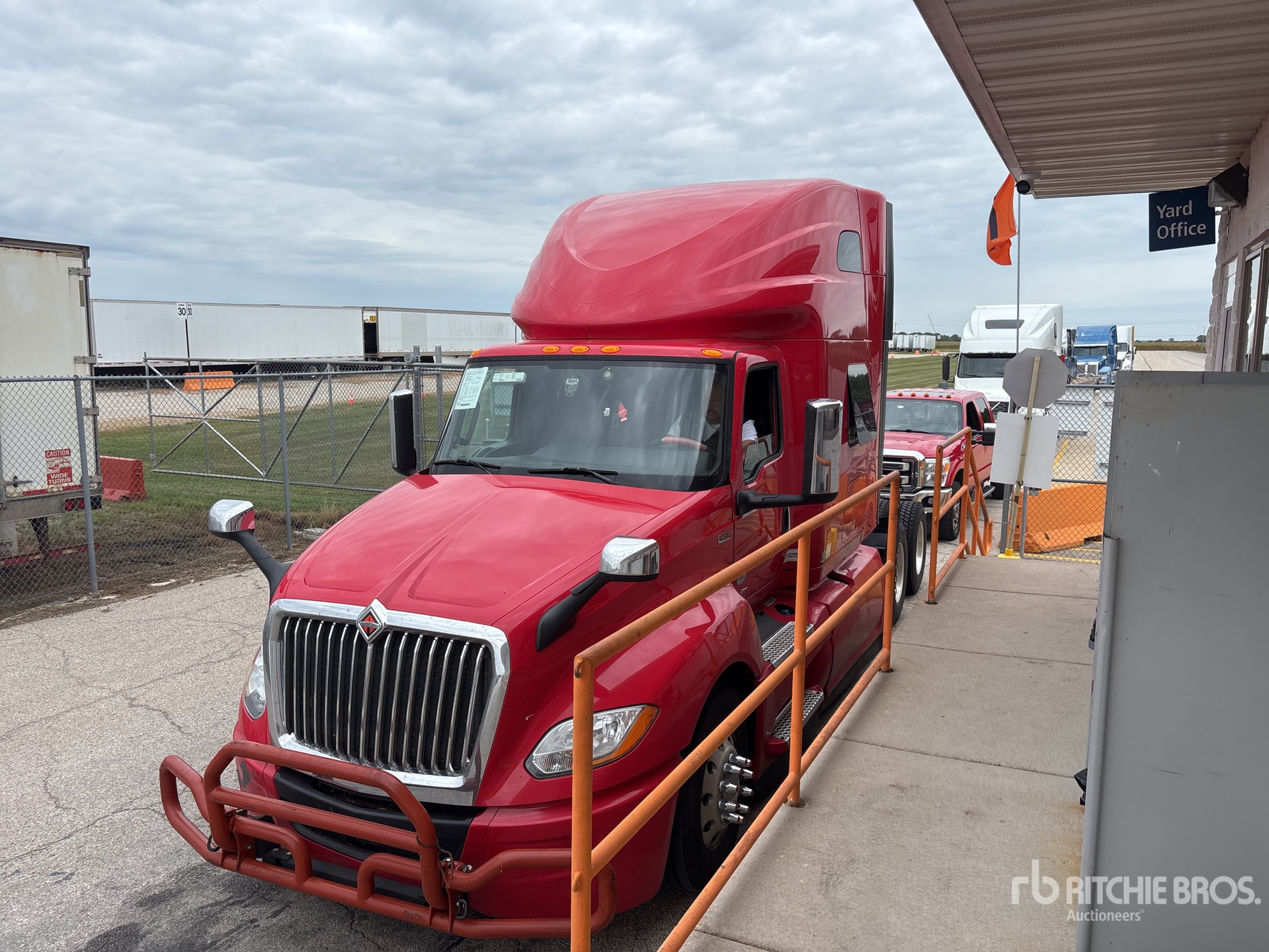 2022 International LT625