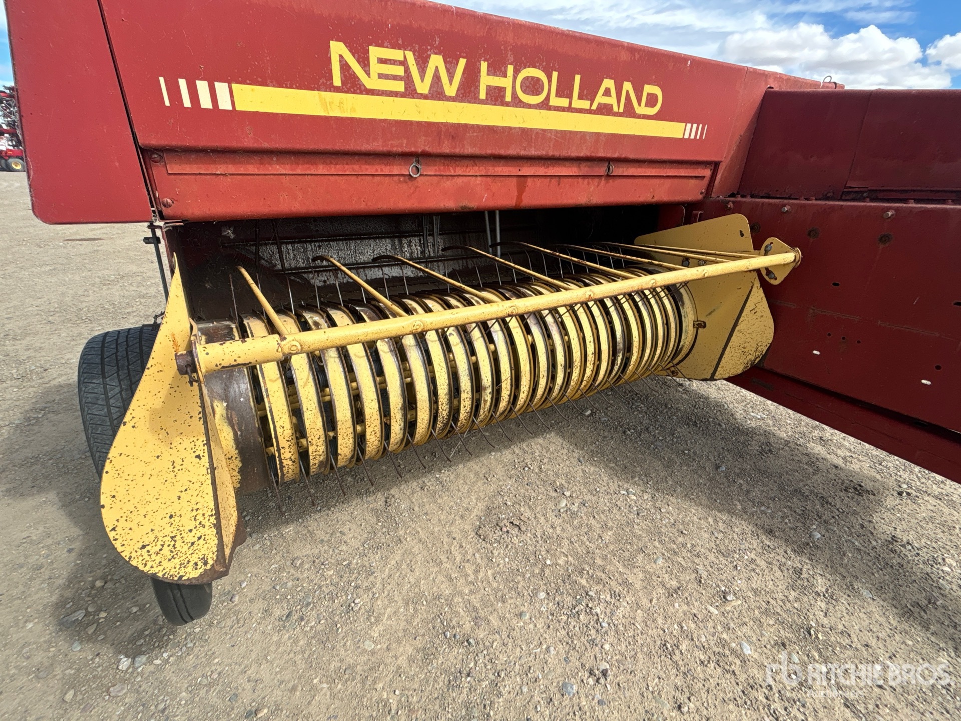 1987 New Holland 326