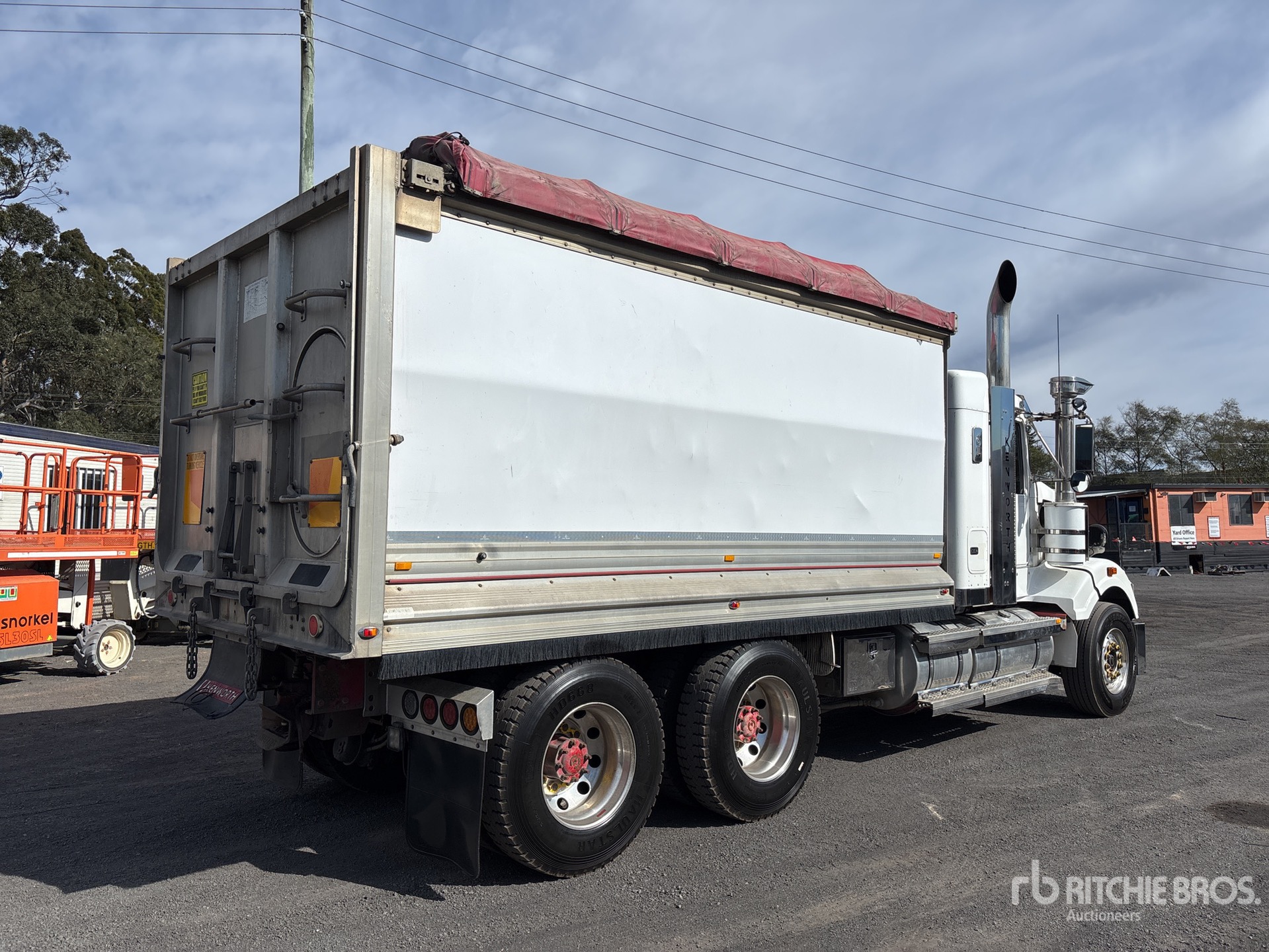 2013 Kenworth T409SAR