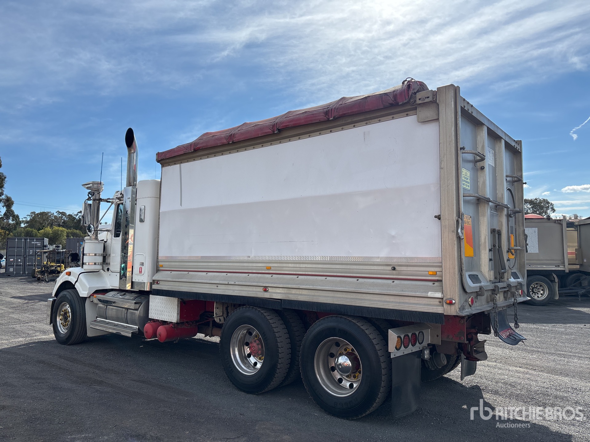 2013 Kenworth T409SAR