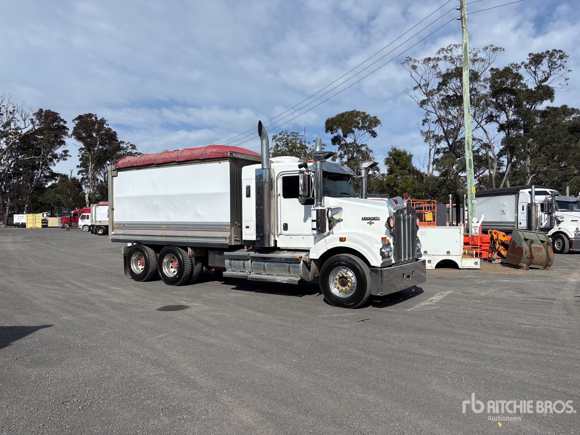 2013 Kenworth T409SAR