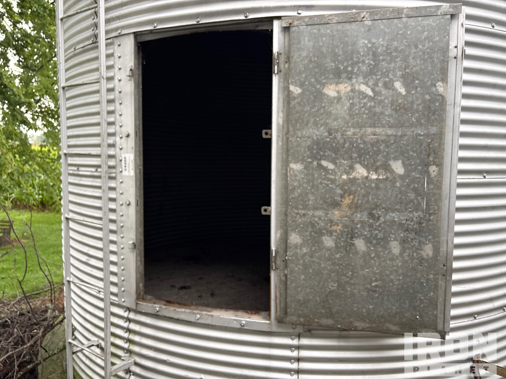 Westeel +/- 2400 bu 8 Ring W/ homemade  ...