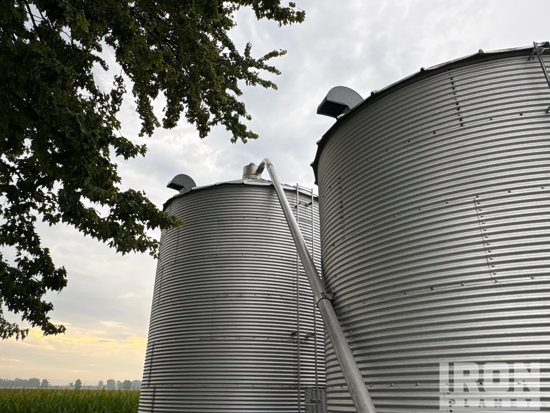 Westeel +/- 2400 bu 8 Ring W/ homemade  ...