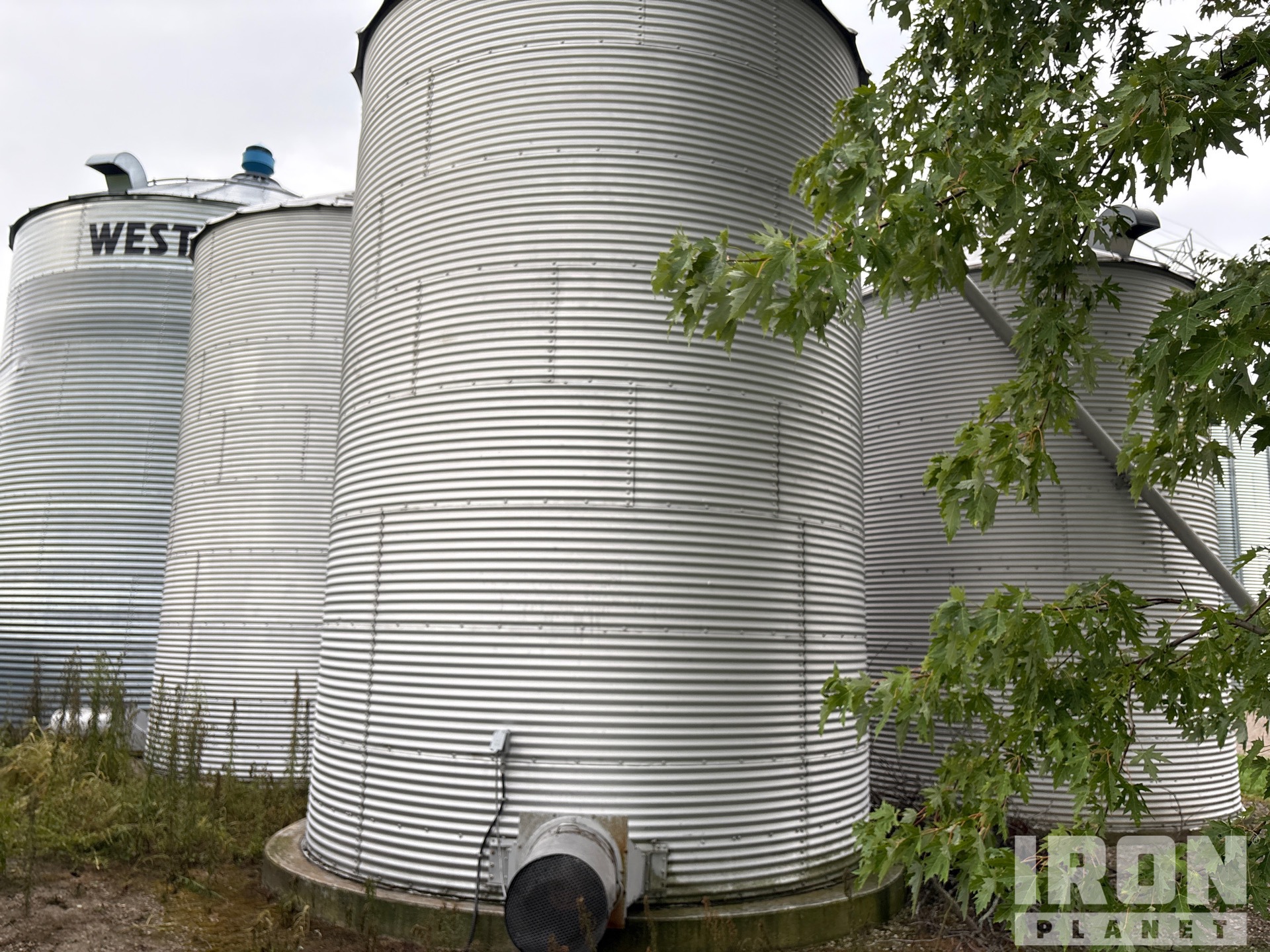 Westeel +/- 2400 bu 8 Ring W/ homemade  ...