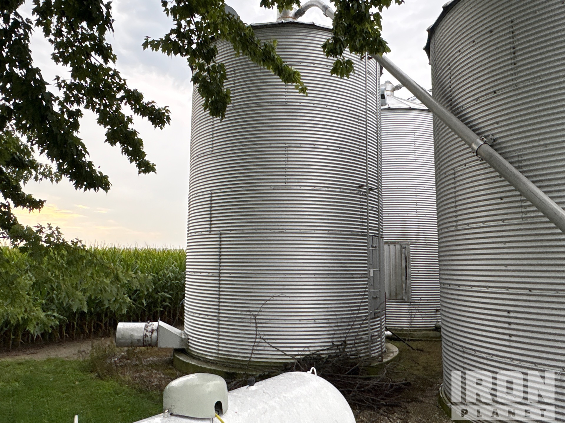 Westeel +/- 2400 bu 8 Ring W/ homemade  ...