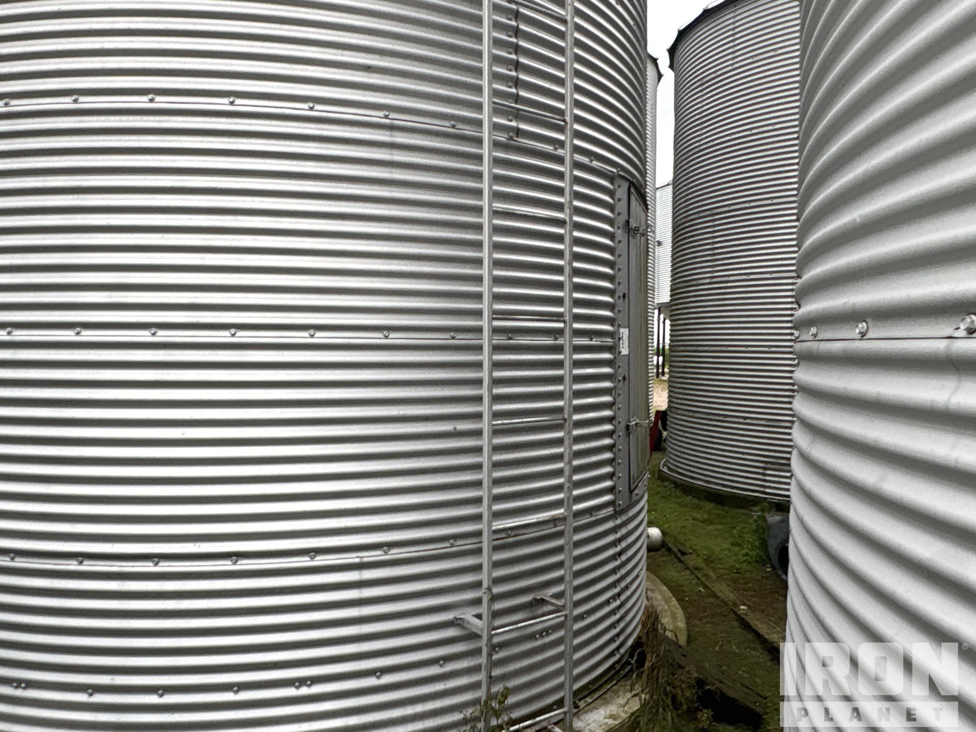 Westeel +/- 2400 bu 8 Ring W/ homemade  ...