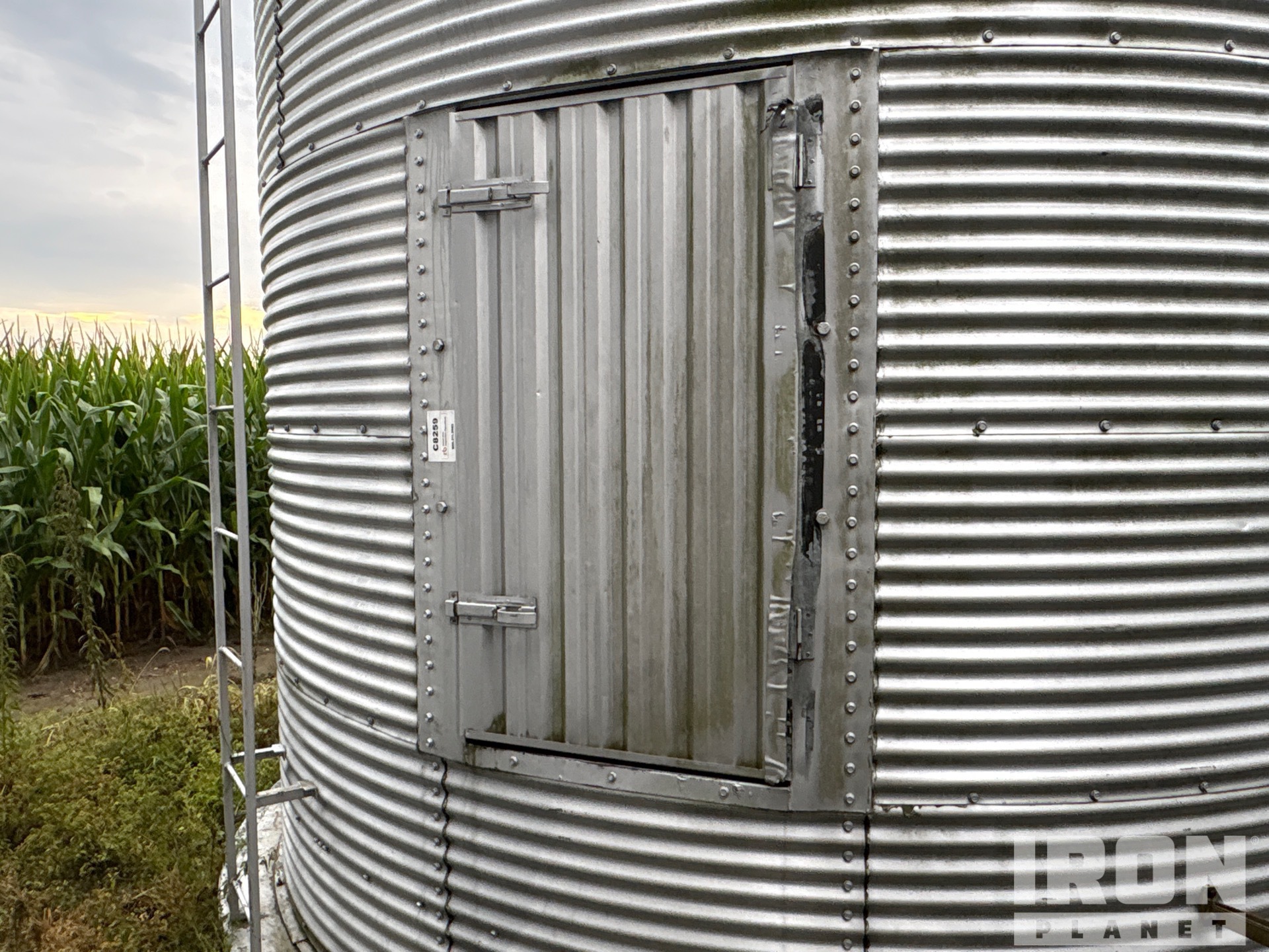 Westeel +/- 2400 bu 8 Ring W/ homemade  ...
