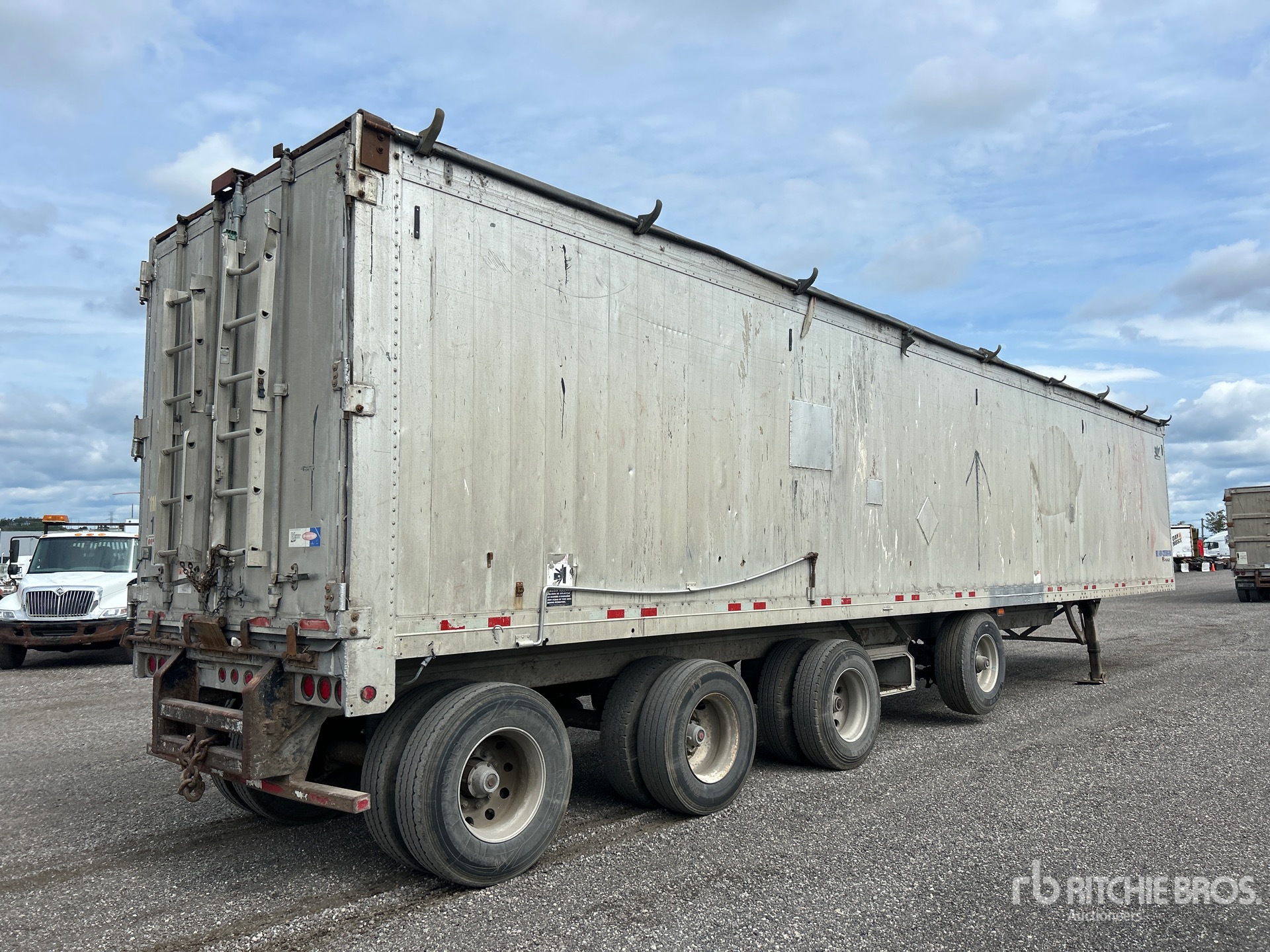 2011 Manac 48 ft Quad/A