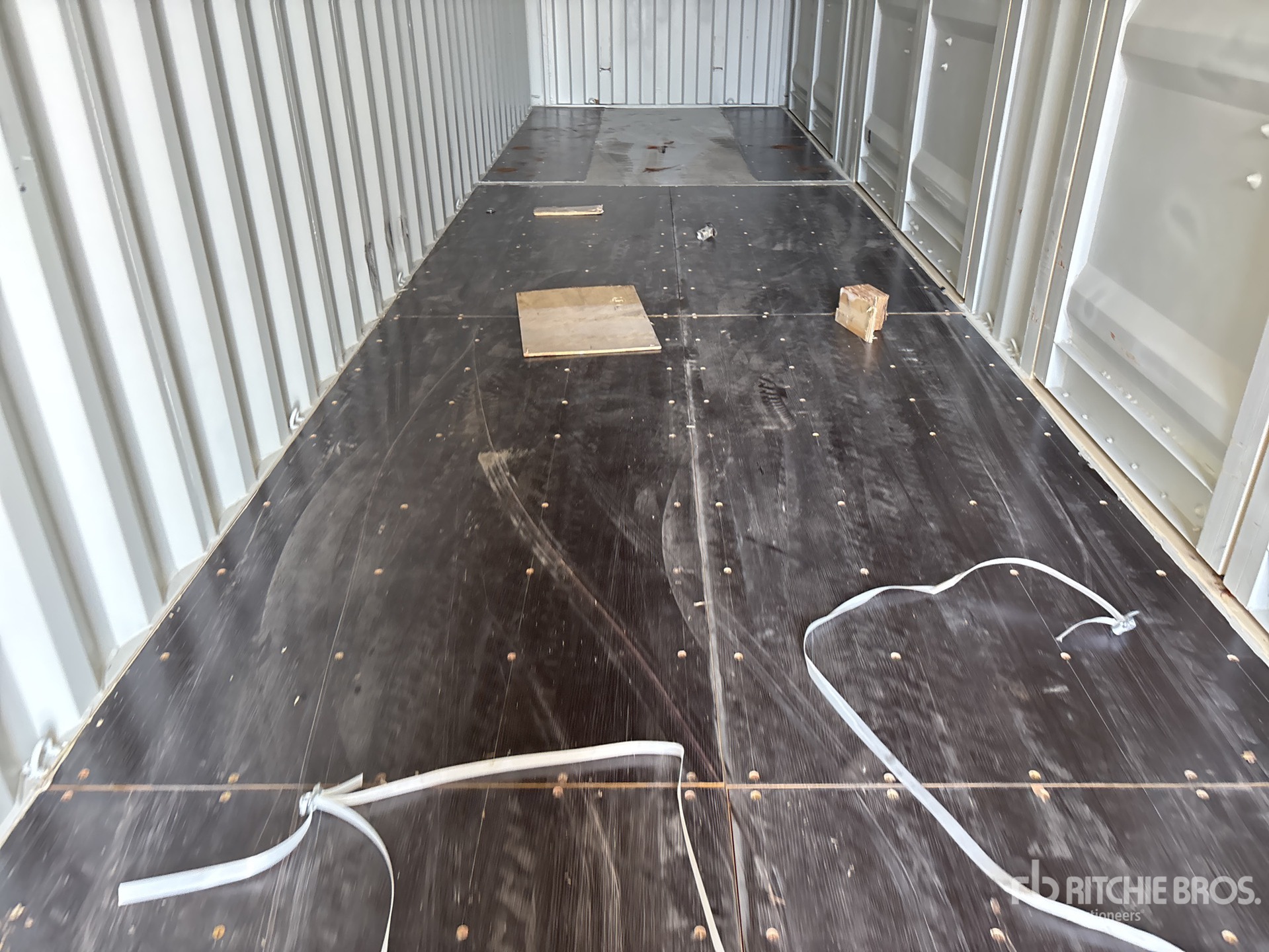 2026 LYALS 40 FT HIGH CUBE MULTI-DOOR