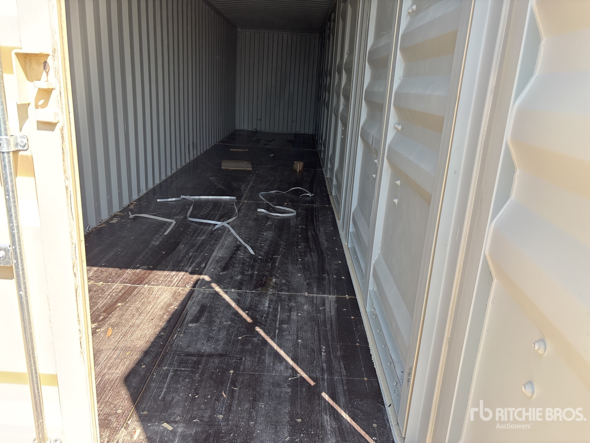 2026 LYALS 40 FT HIGH CUBE MULTI-DOOR