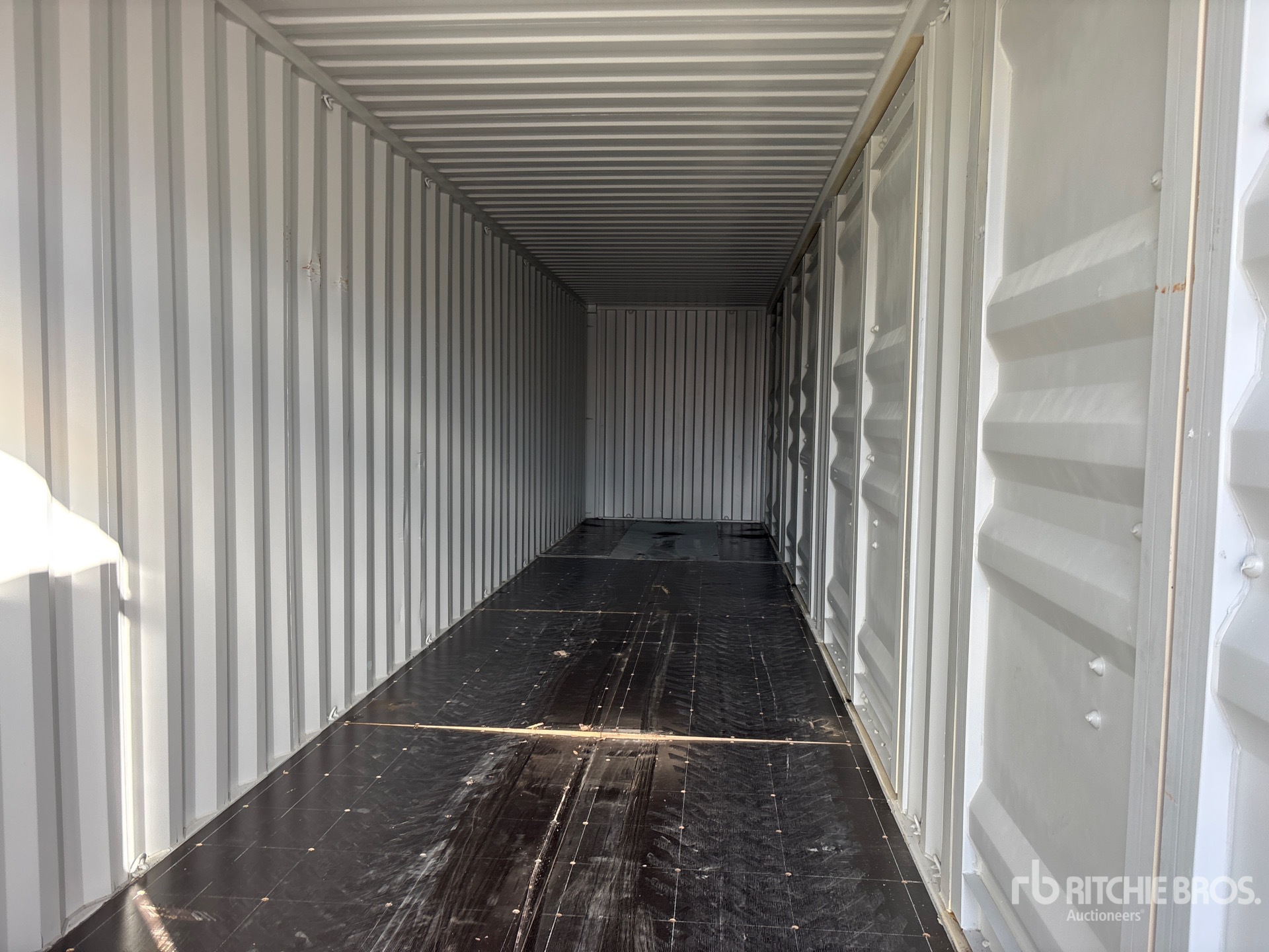 2026 LYALS 40 FT HIGH CUBE MULTI-DOOR