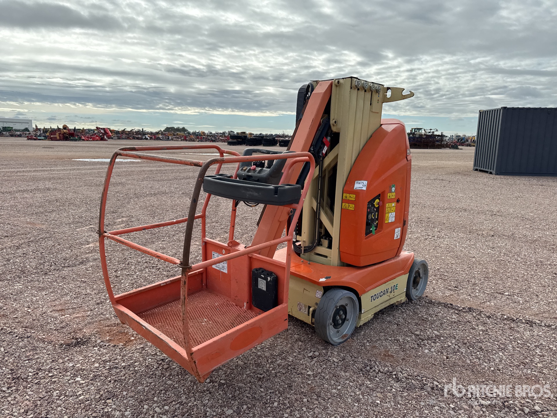 2014 JLG TOUCAN 10E