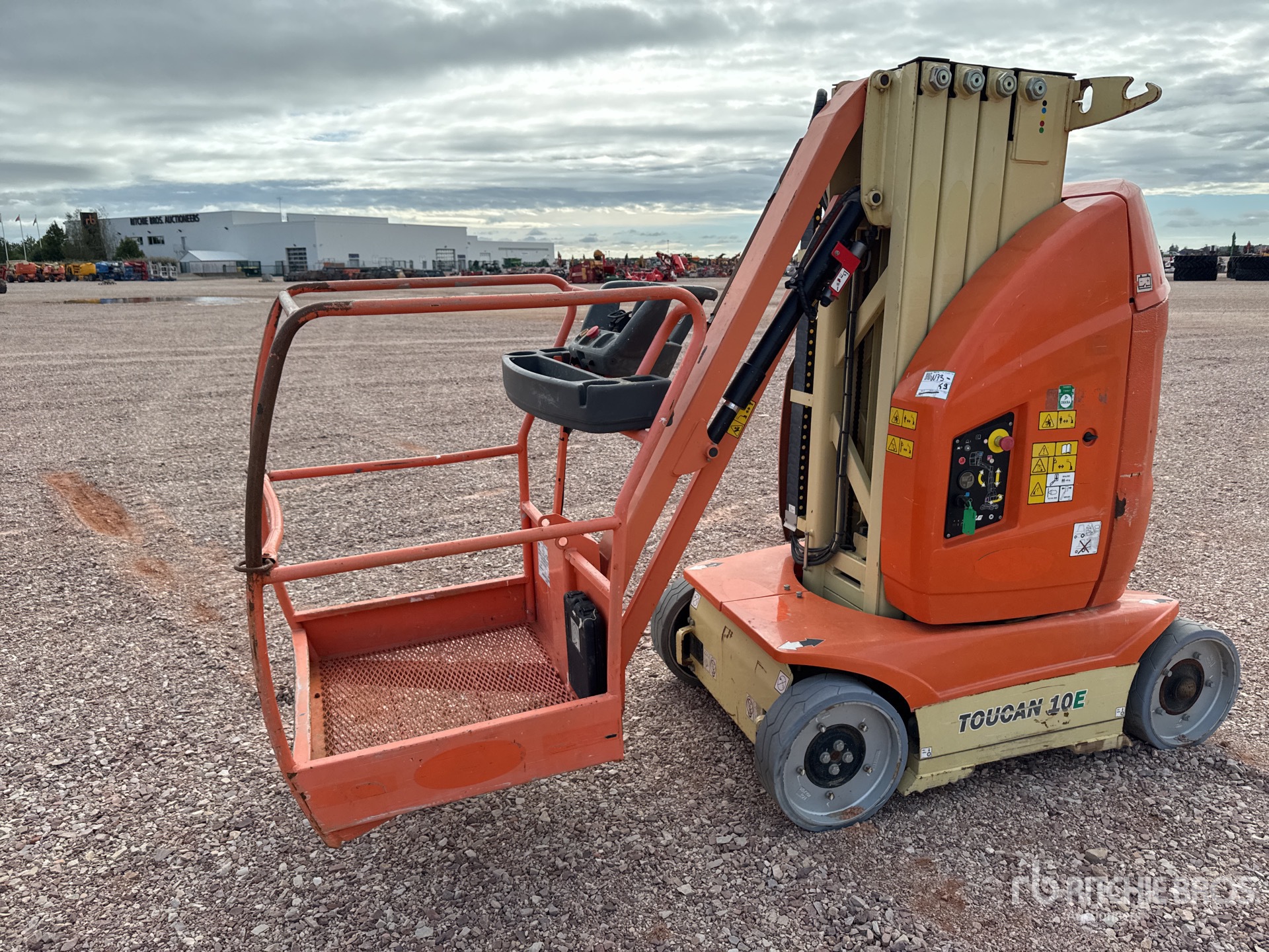 2014 JLG TOUCAN 10E