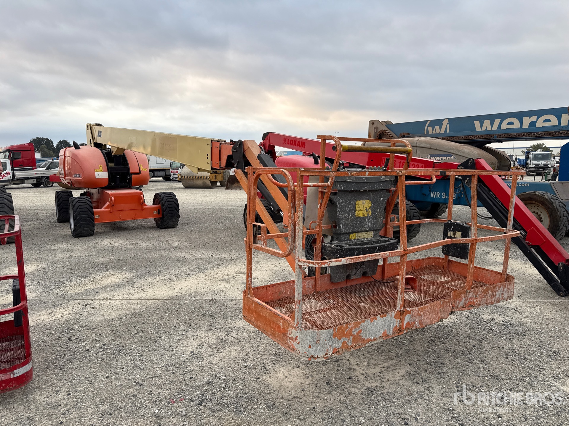 2017 JLG 860SJ