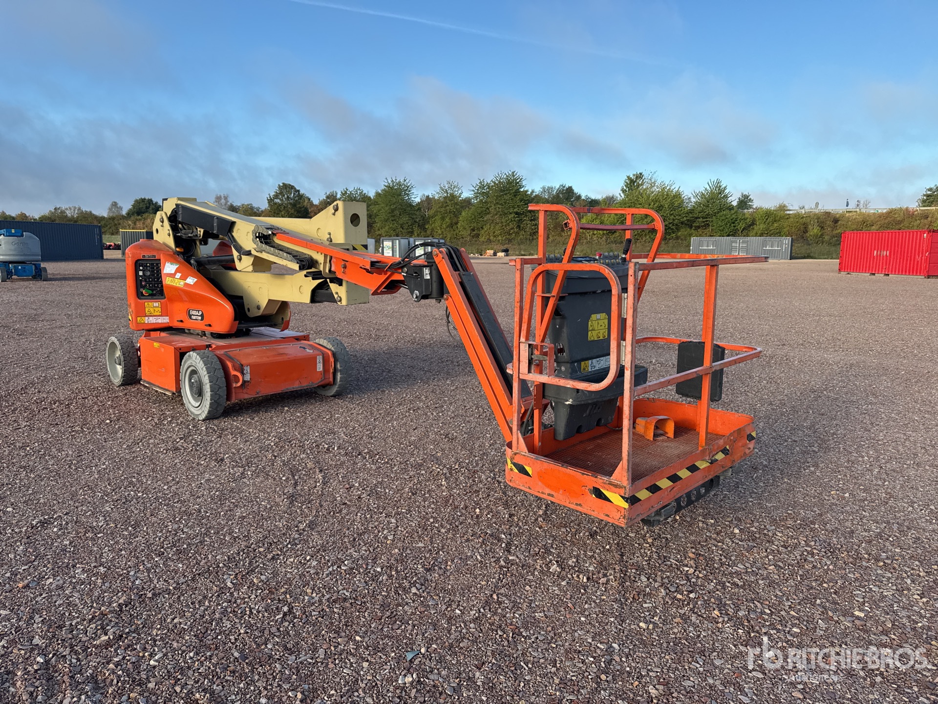 2016 JLG E400AJP