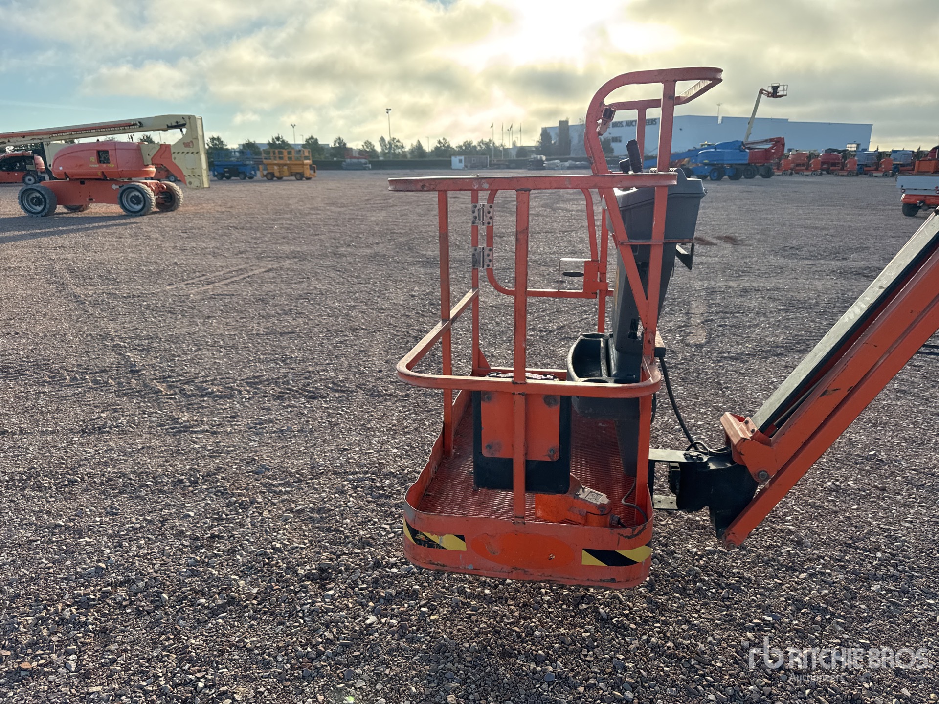 2016 JLG E400AJP