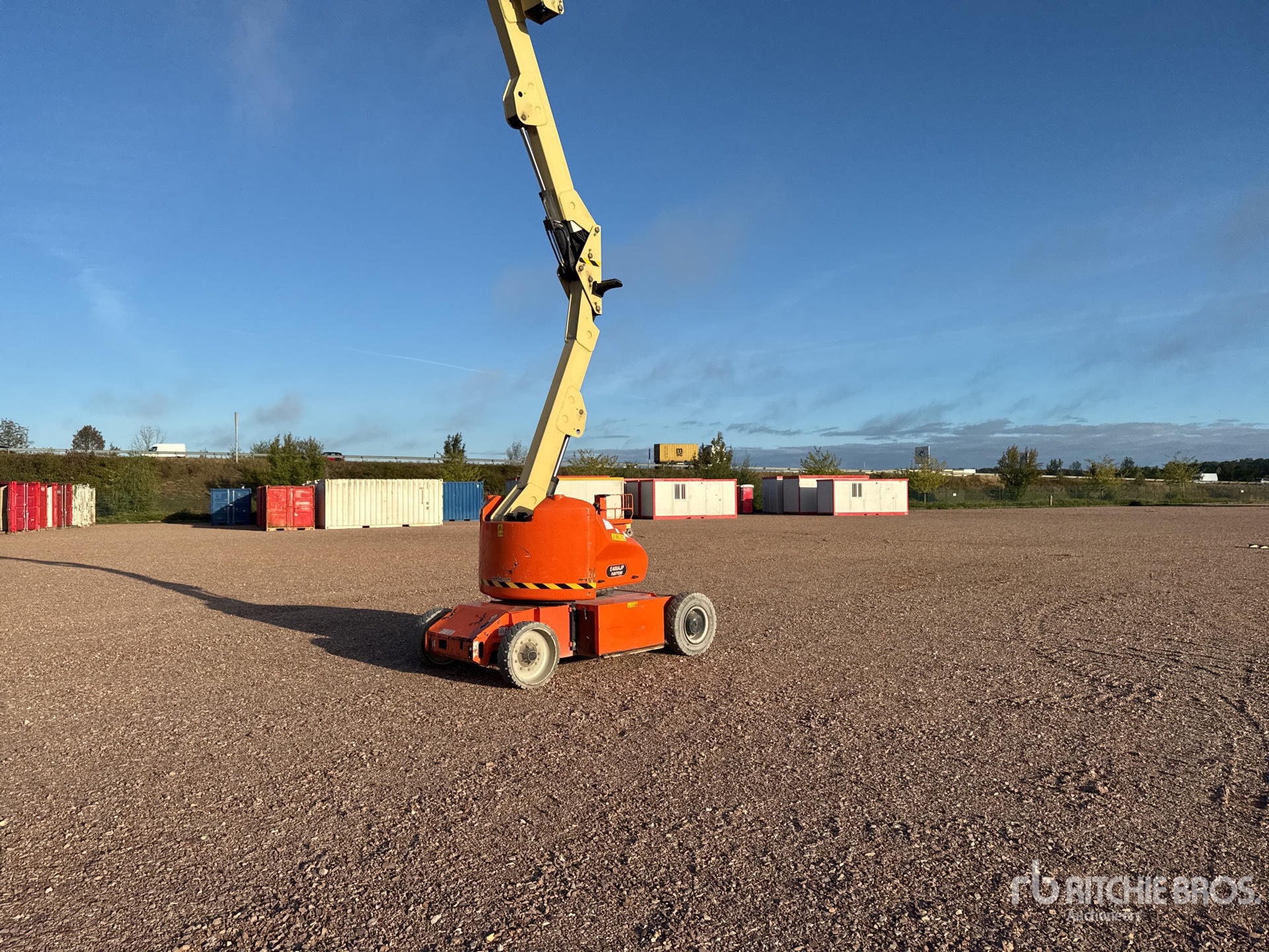 2016 JLG E400AJP