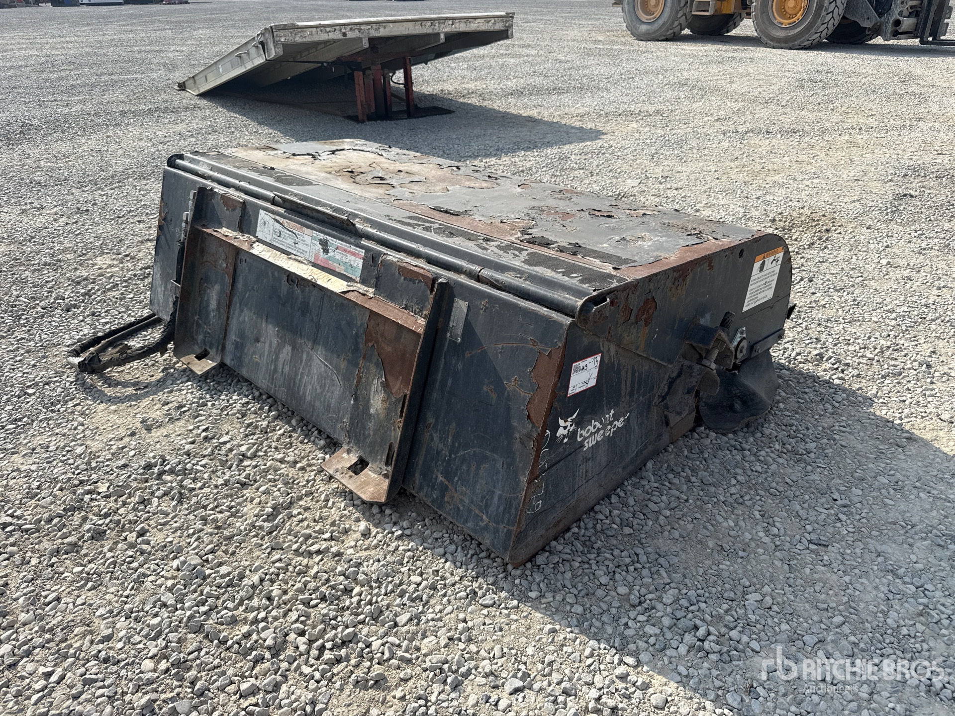 Bobcat SWEEPER 72