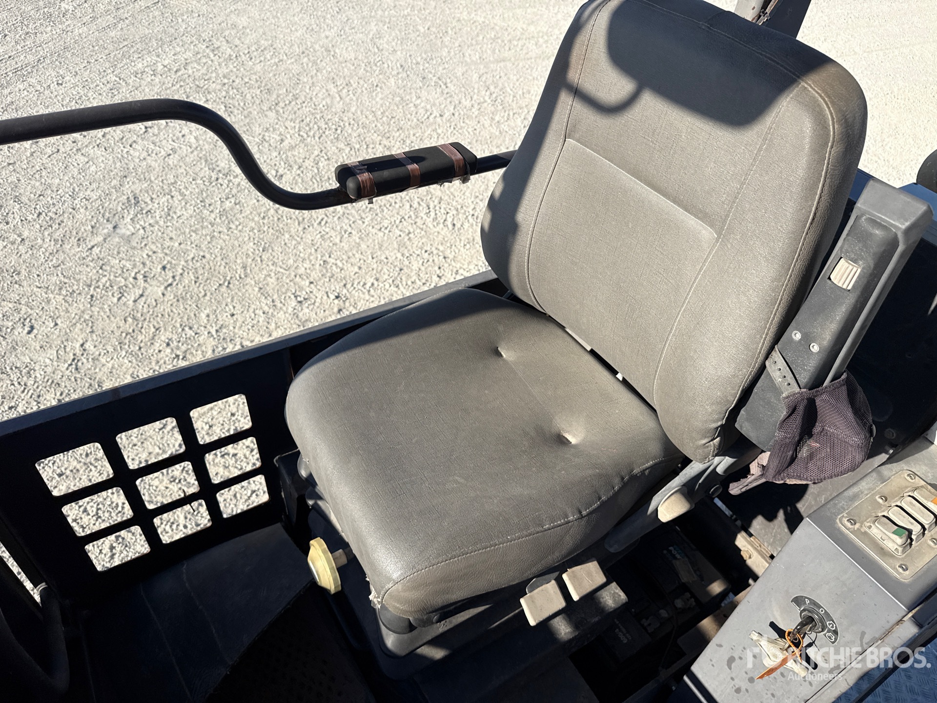 2010 Volvo ABG 6870