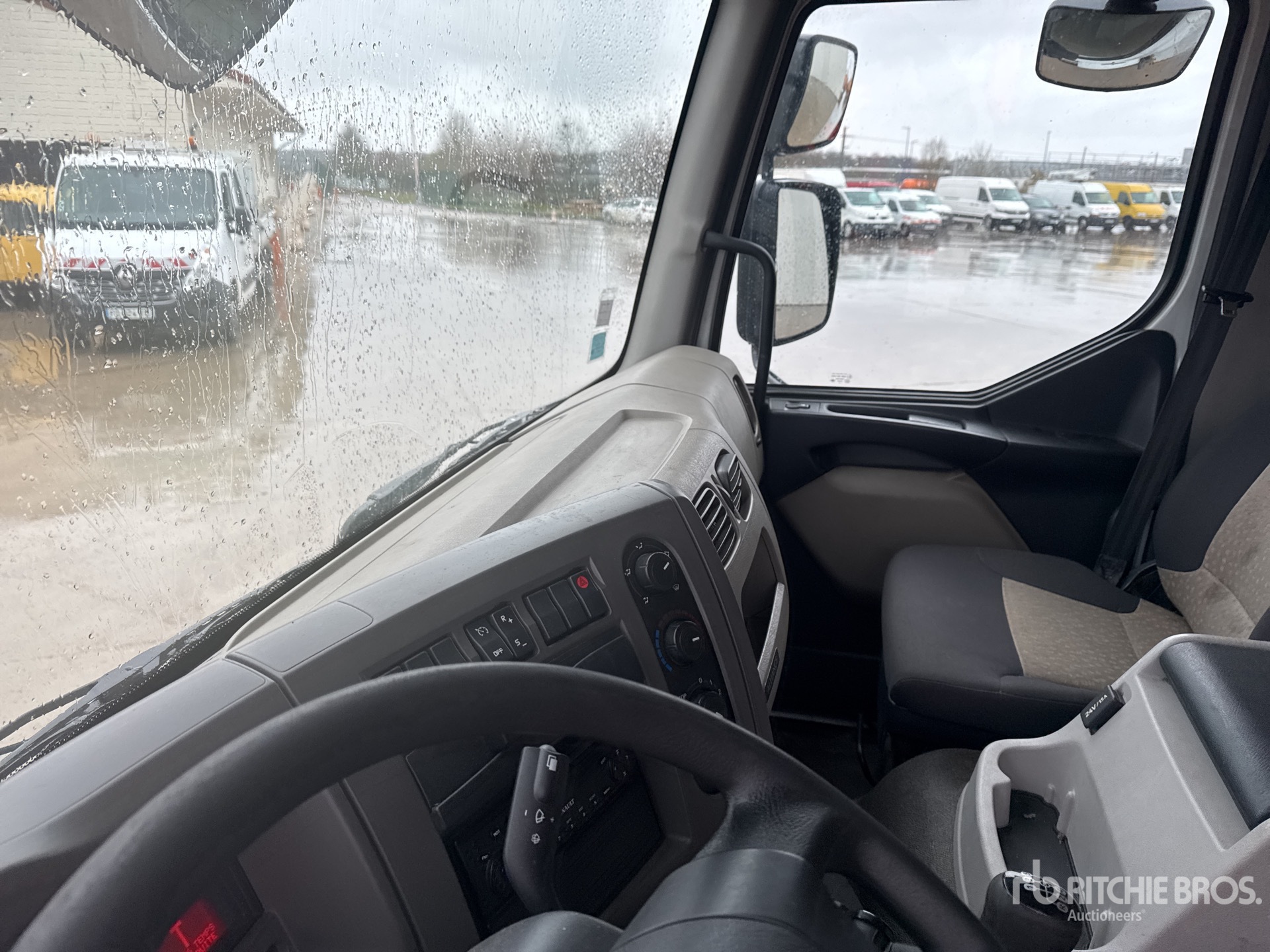 2008 Renault MIDLUM