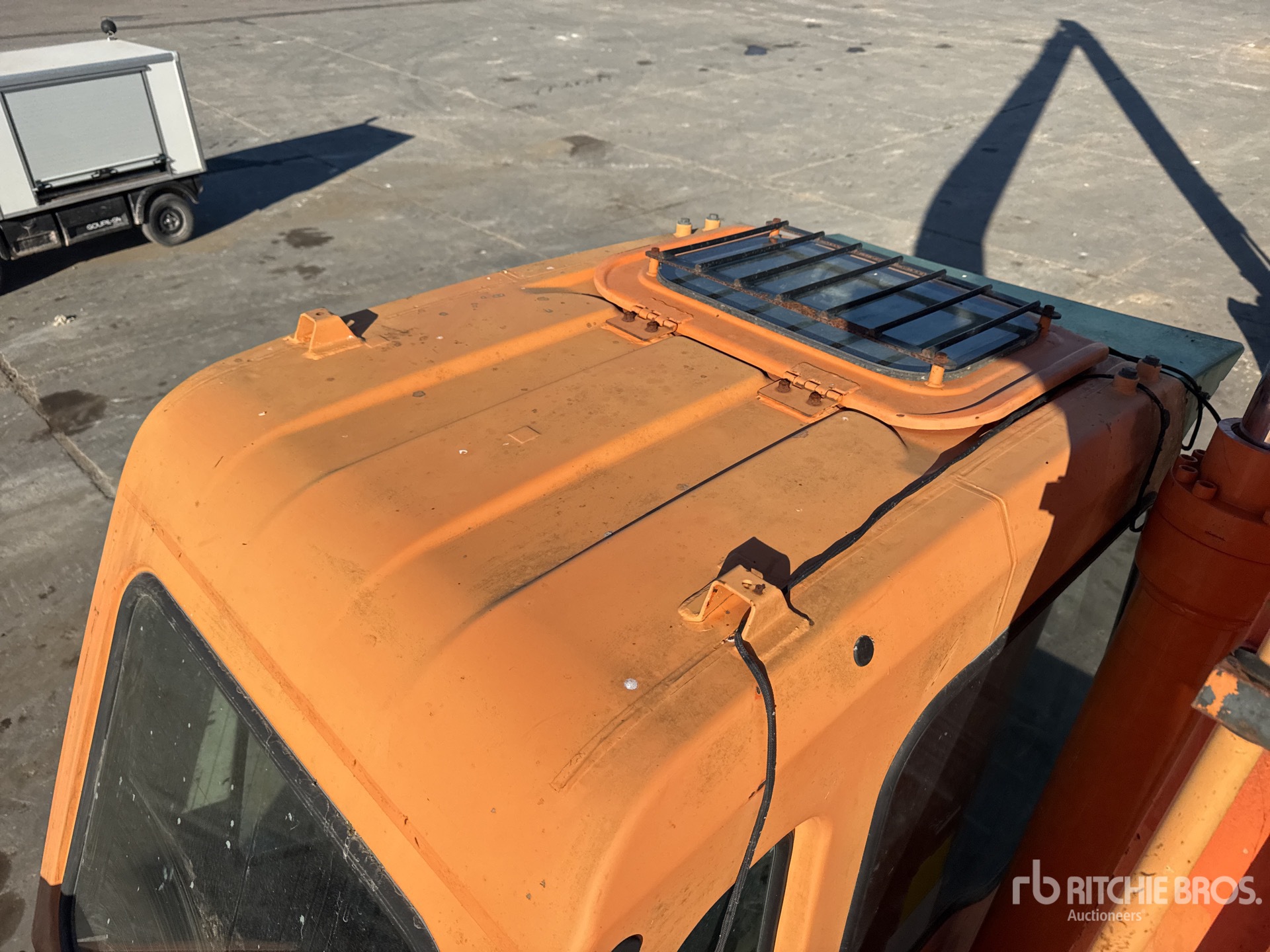 2006 Doosan SOLAR 255LC-V