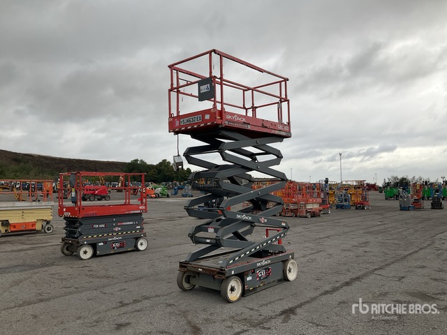 2017 Skyjack SJIII4632 Scissor Lift