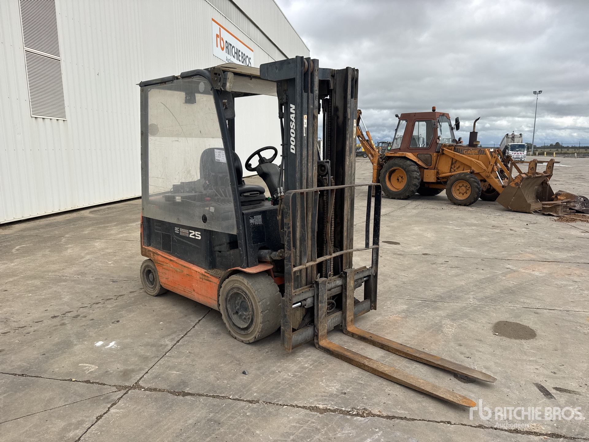 2011 Doosan B25X-5
