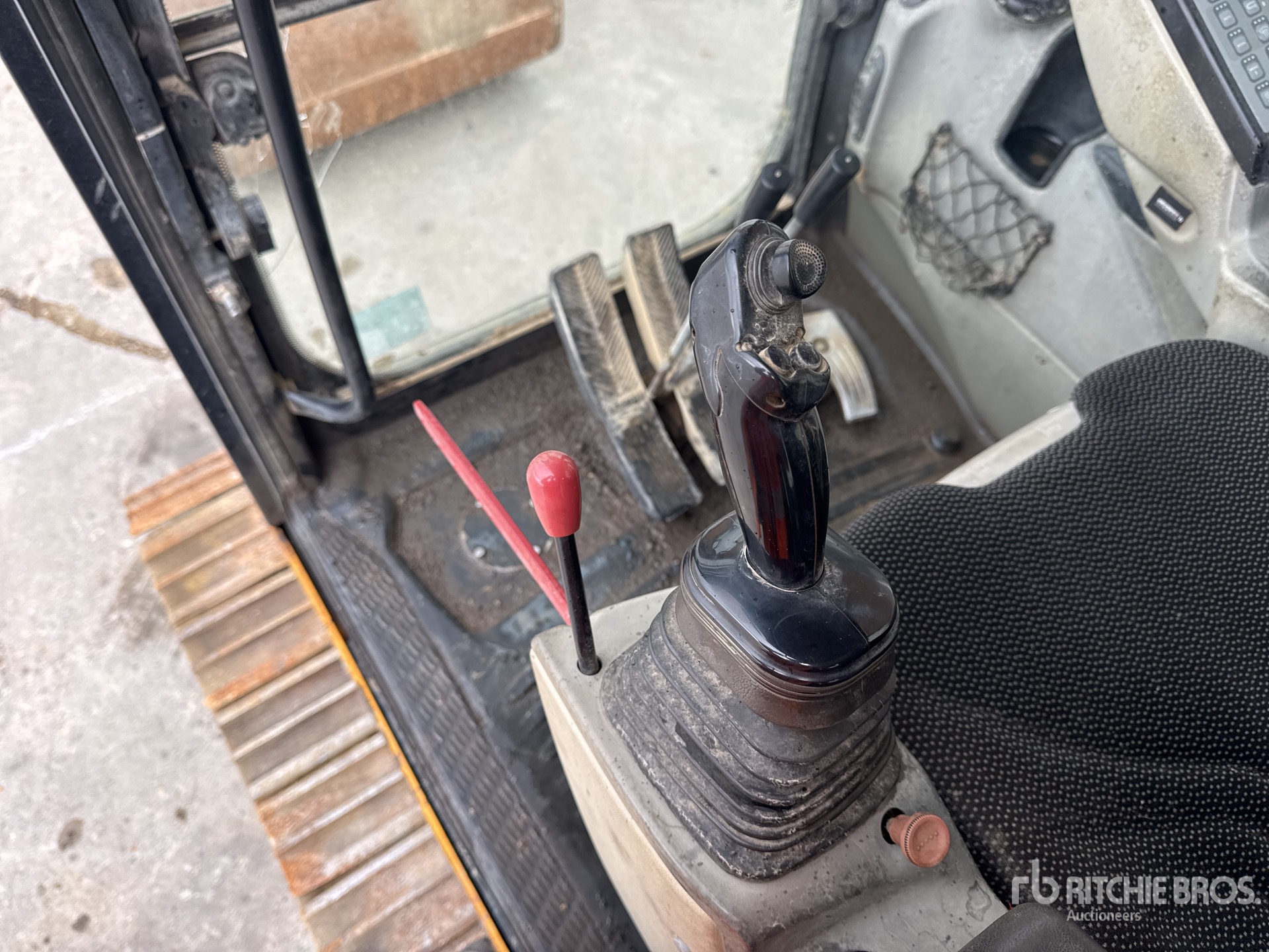 2018 Liebherr R922 SLC