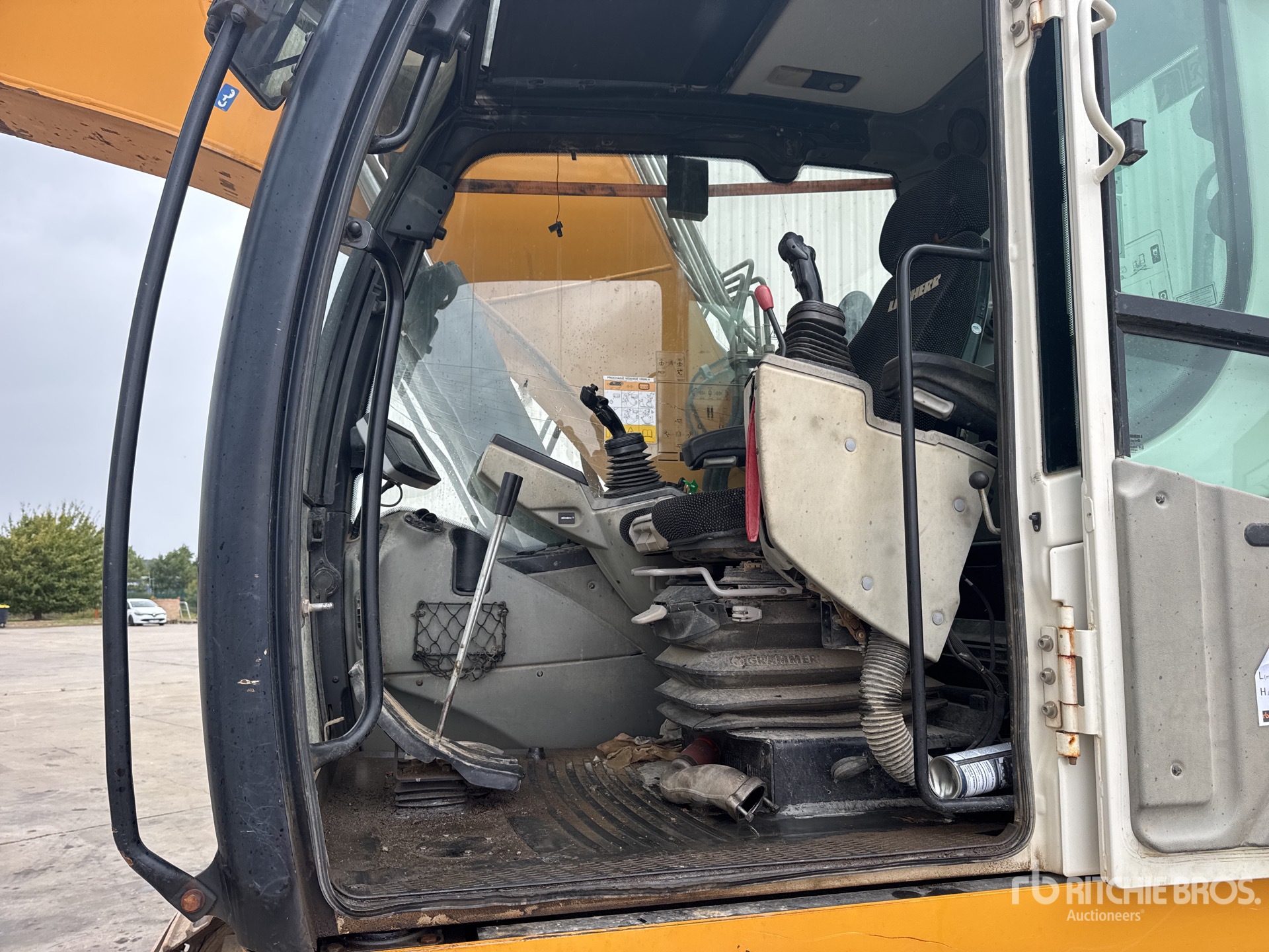 2018 Liebherr R922 SLC