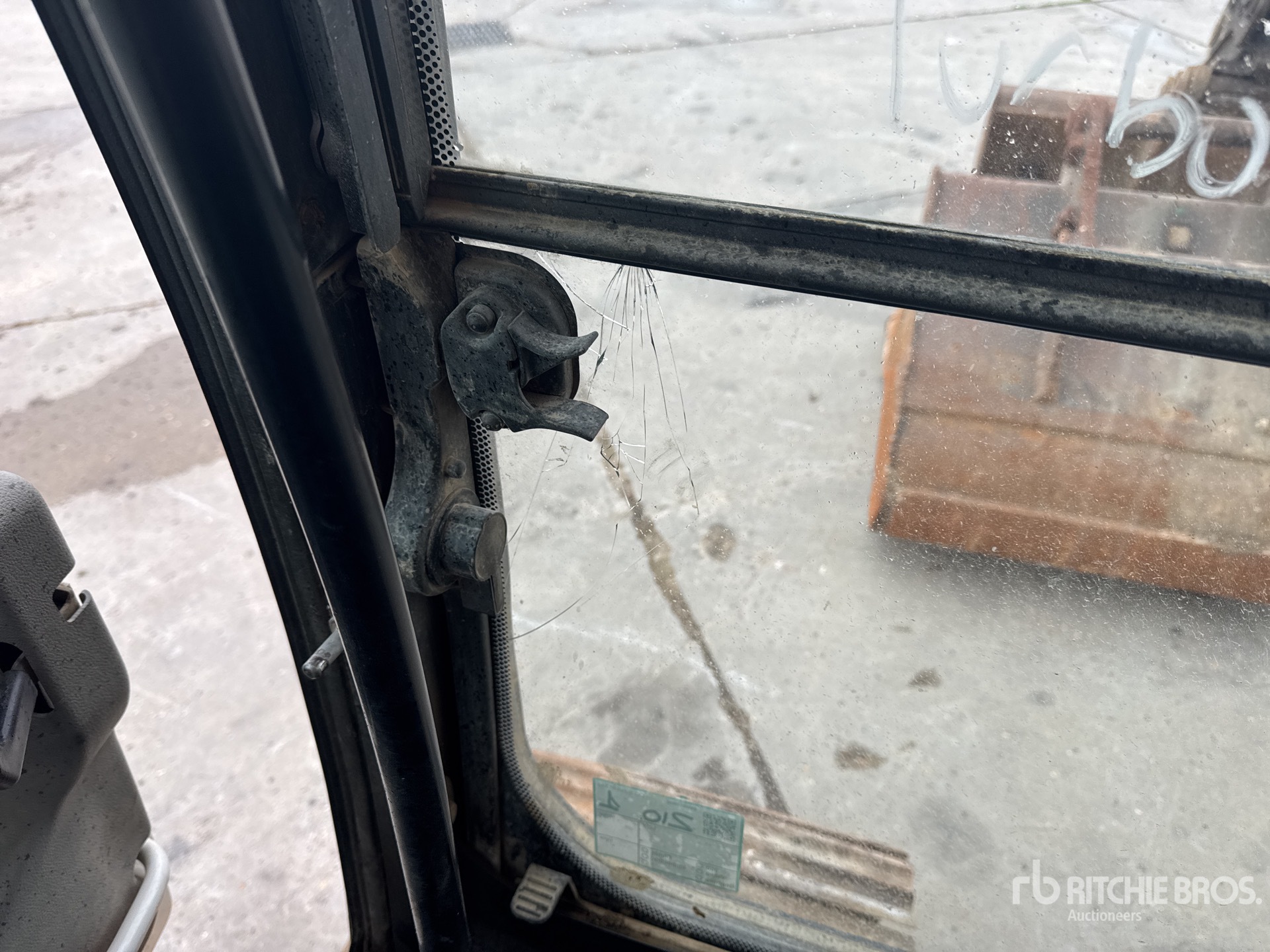 2018 Liebherr R922 SLC
