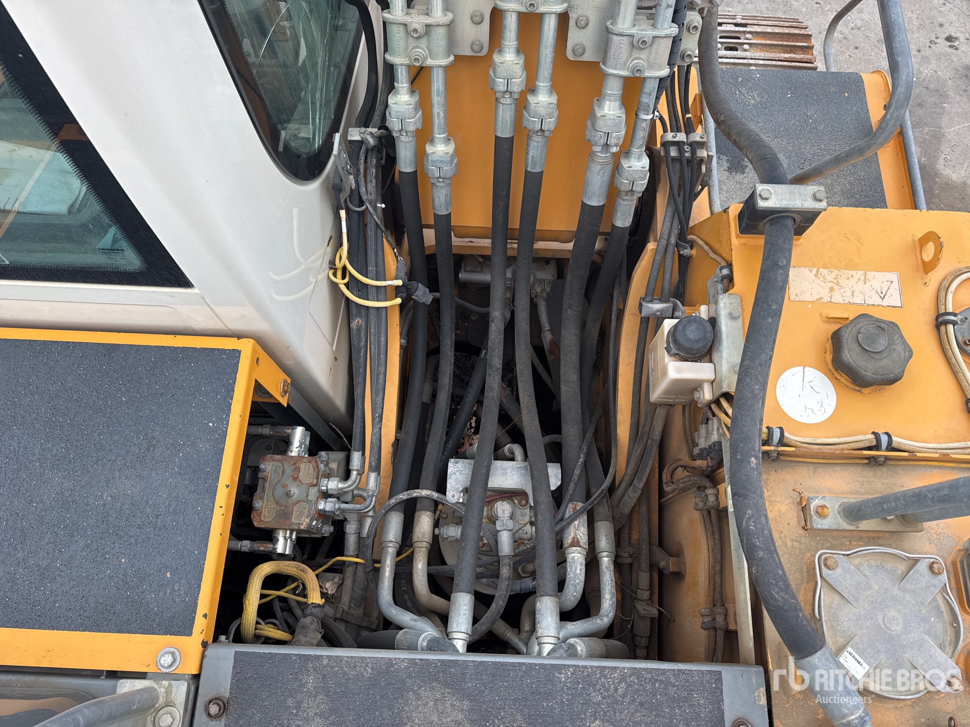2018 Liebherr R922 SLC