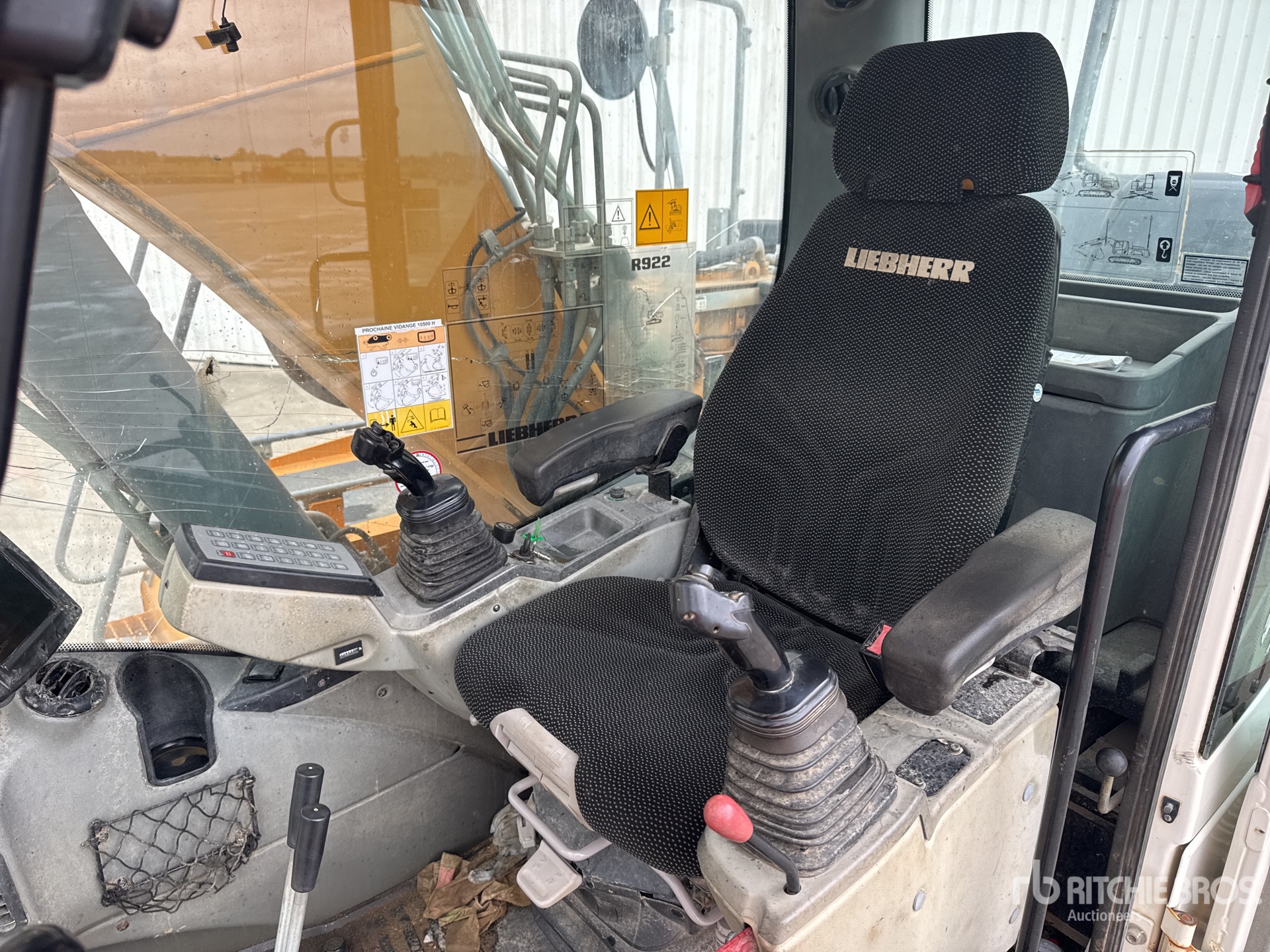 2018 Liebherr R922 SLC
