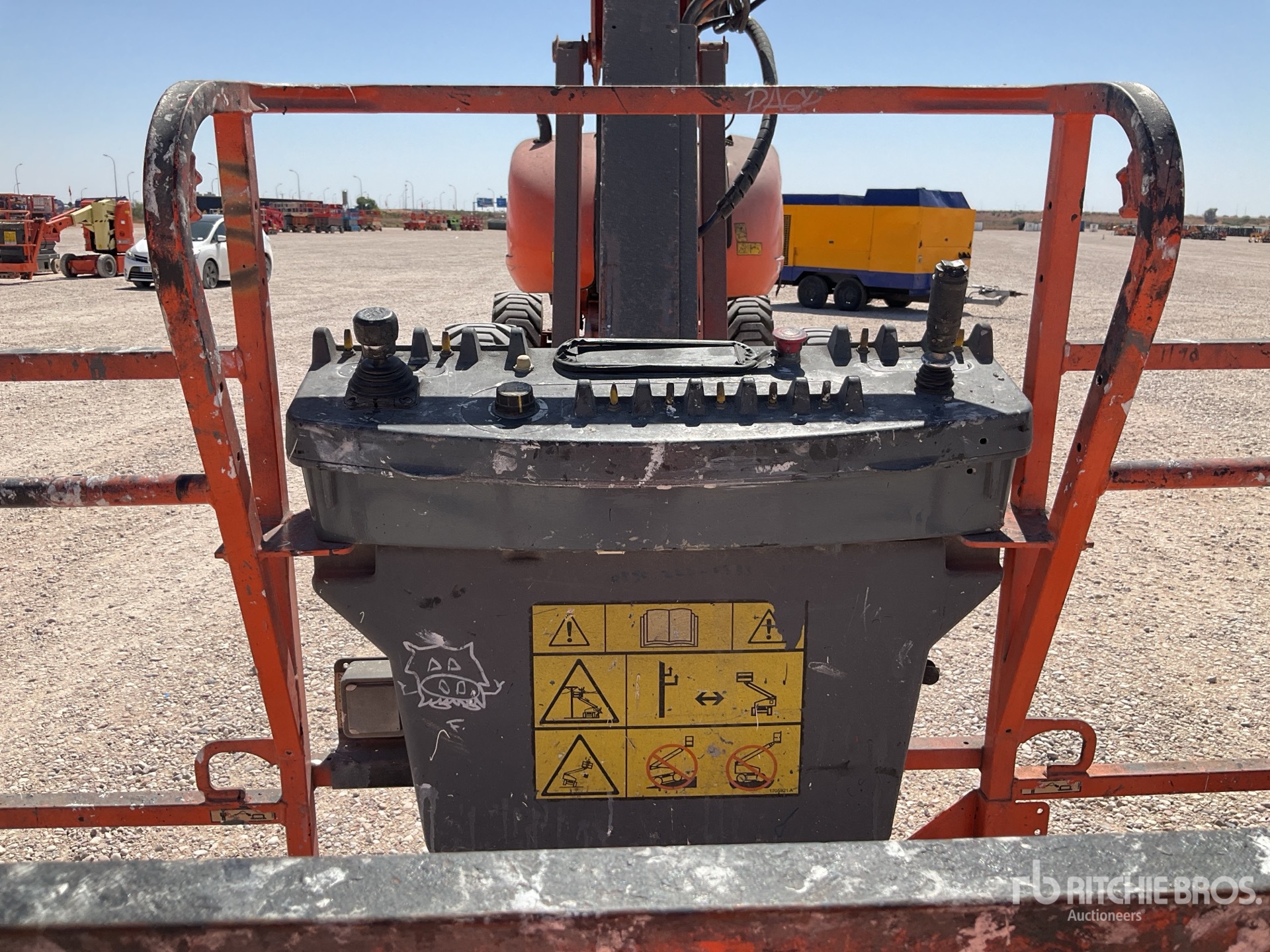 JLG 800 AJ