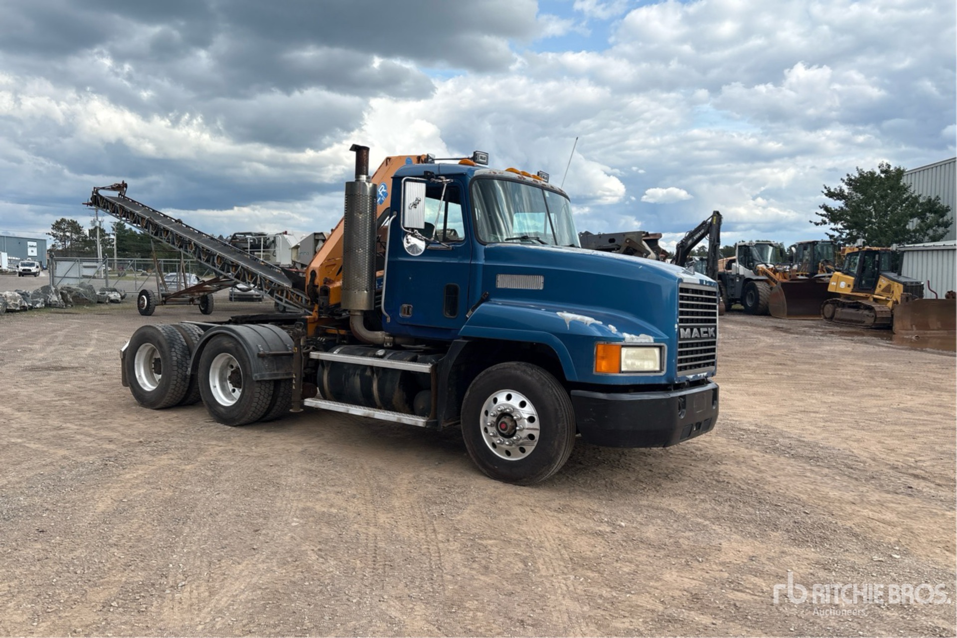 1997 Mack CH613