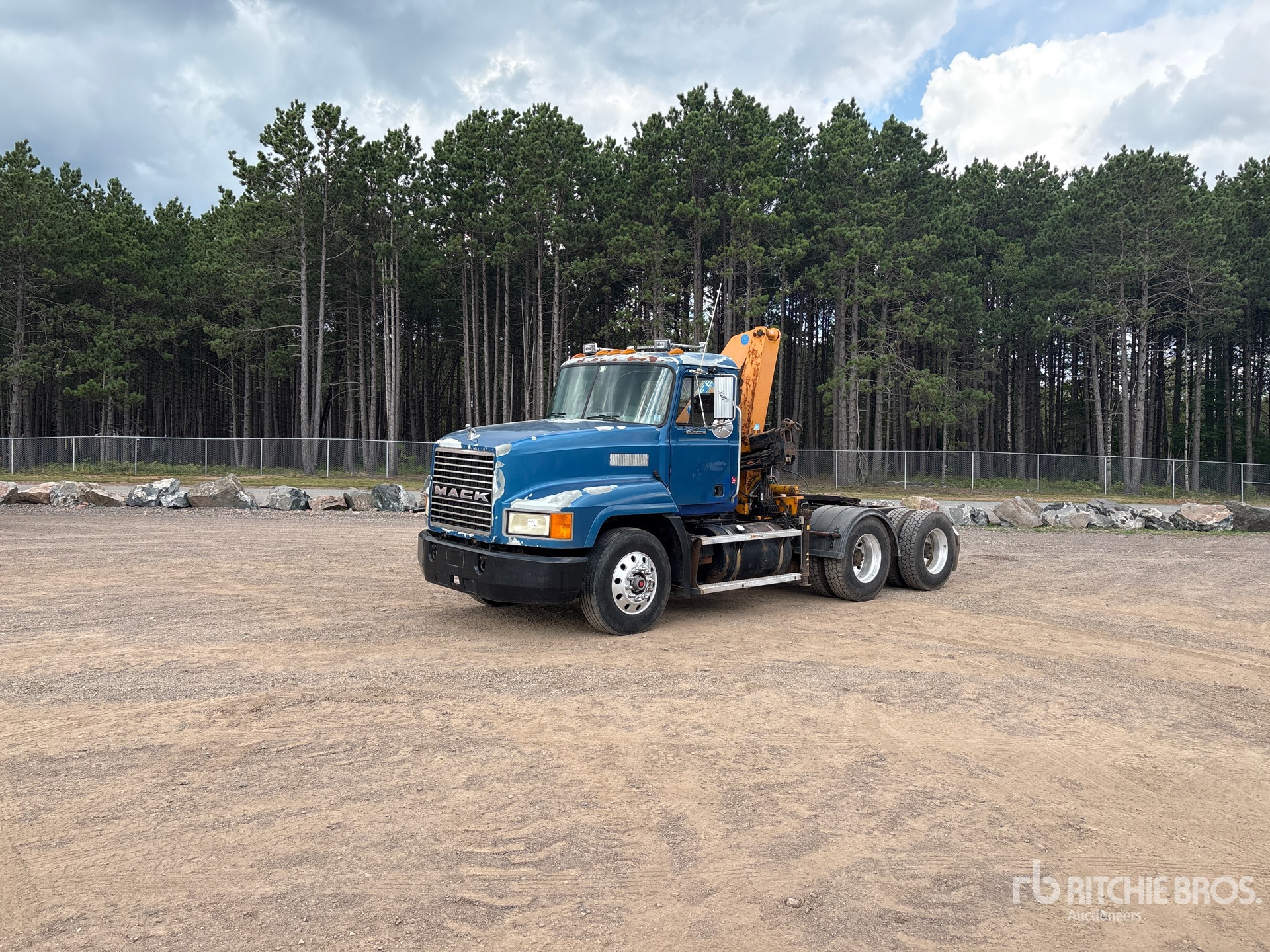 1997 Mack CH613