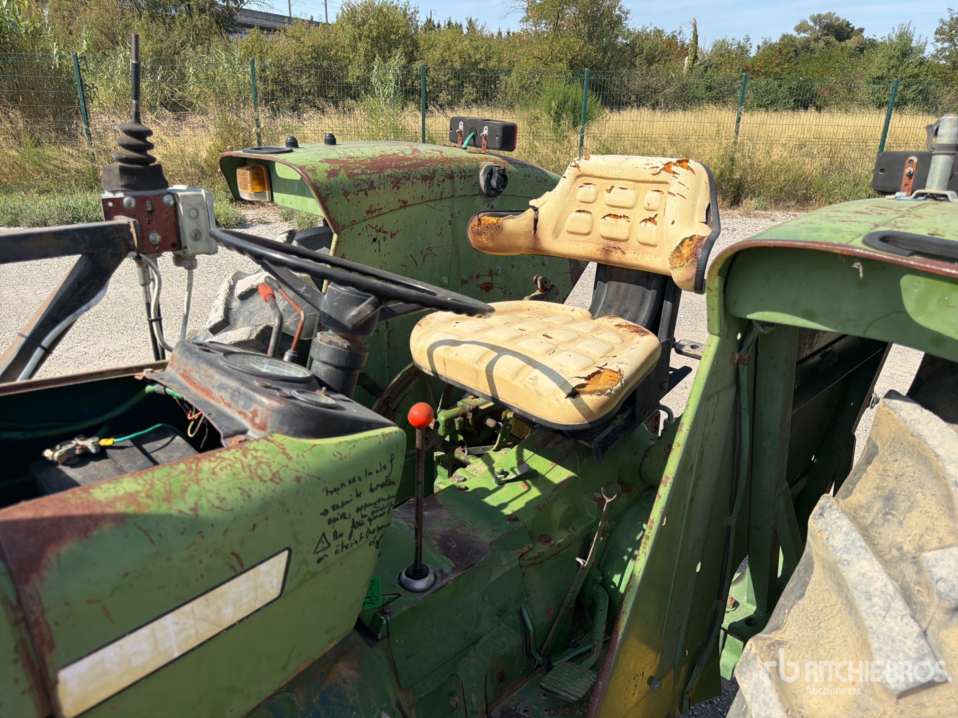 John Deere 1030