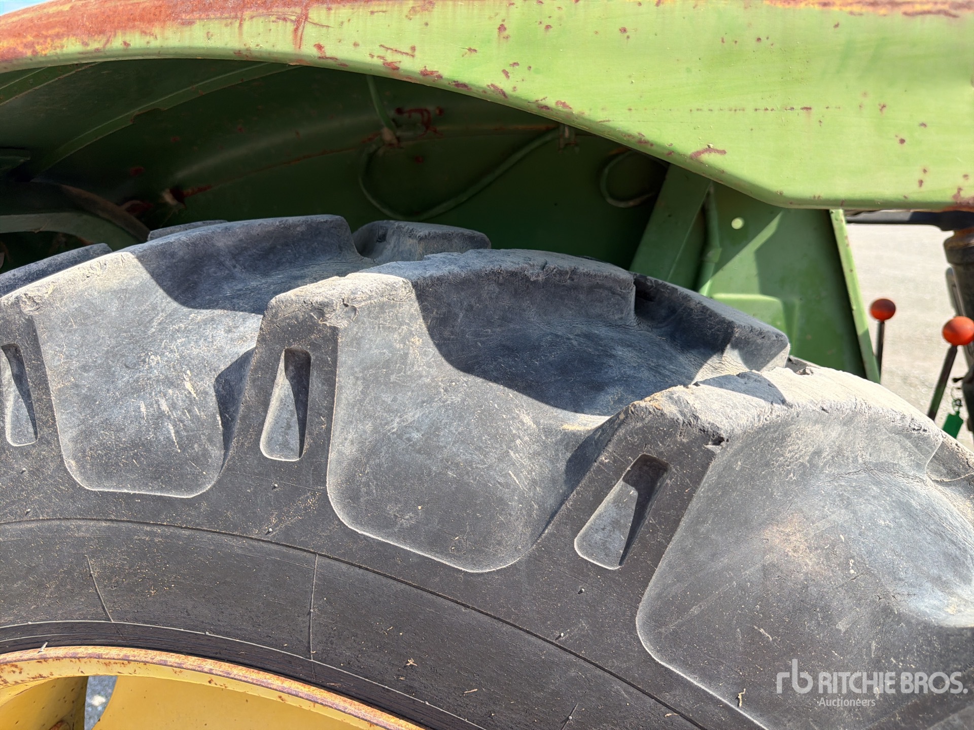 John Deere 1030
